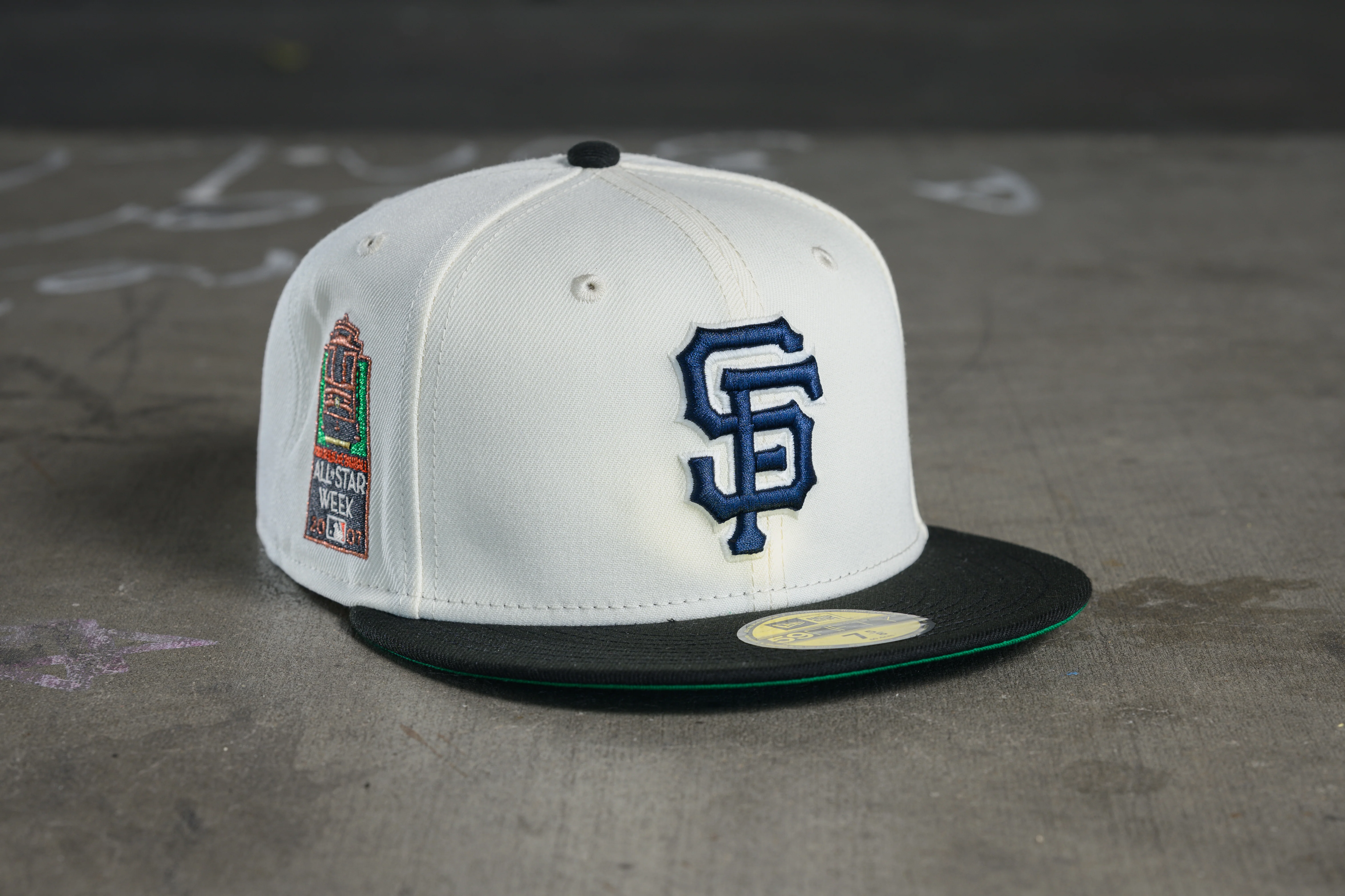 NEW ERA "MIYAGI" SF GIANTS FITTED HAT (CHROME/BLACK)