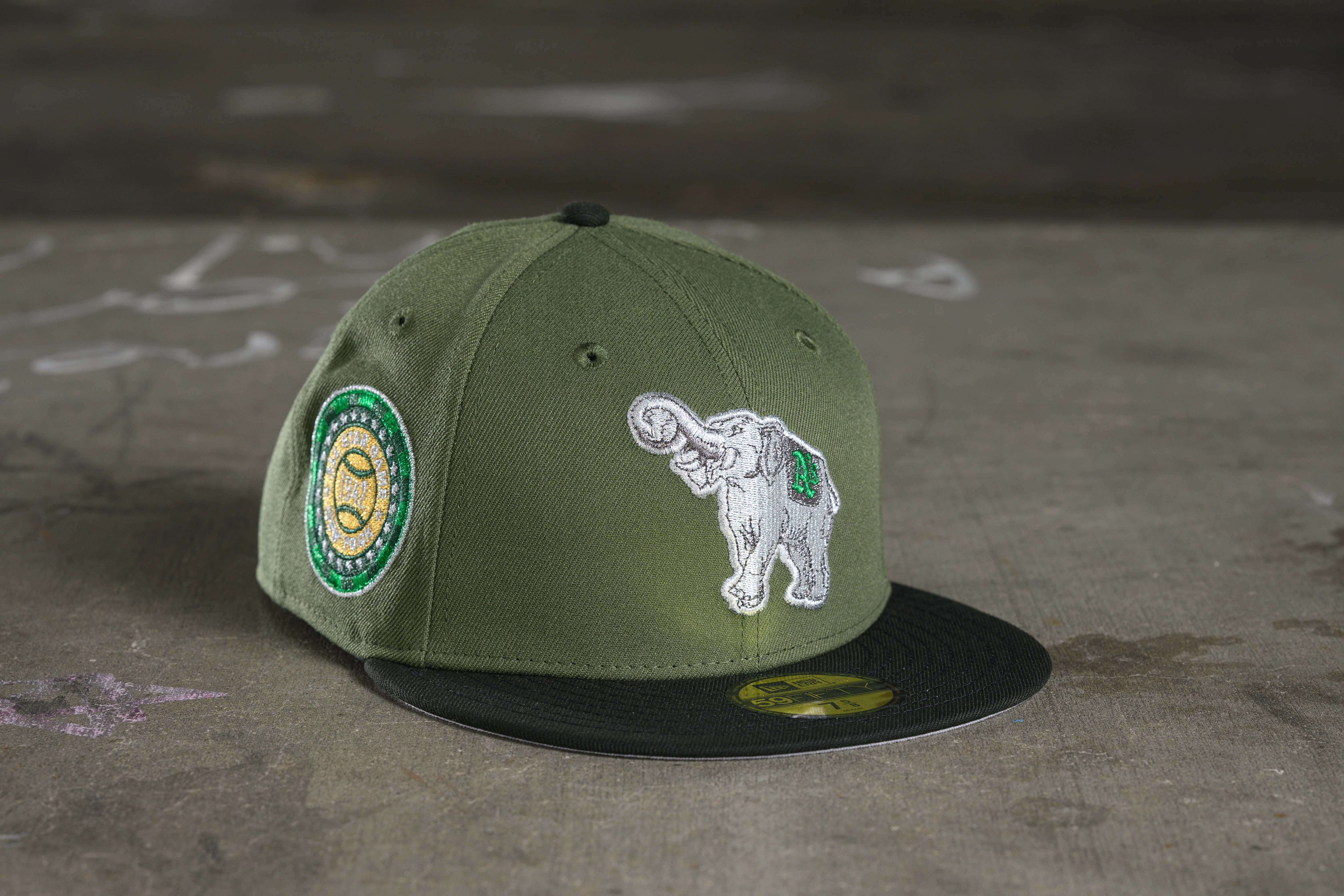 NEW ERA "OAKS CASINO" PHILADELPHIA ATHLETICS FITTED HAT (ALPINE GREEN/BLACK)