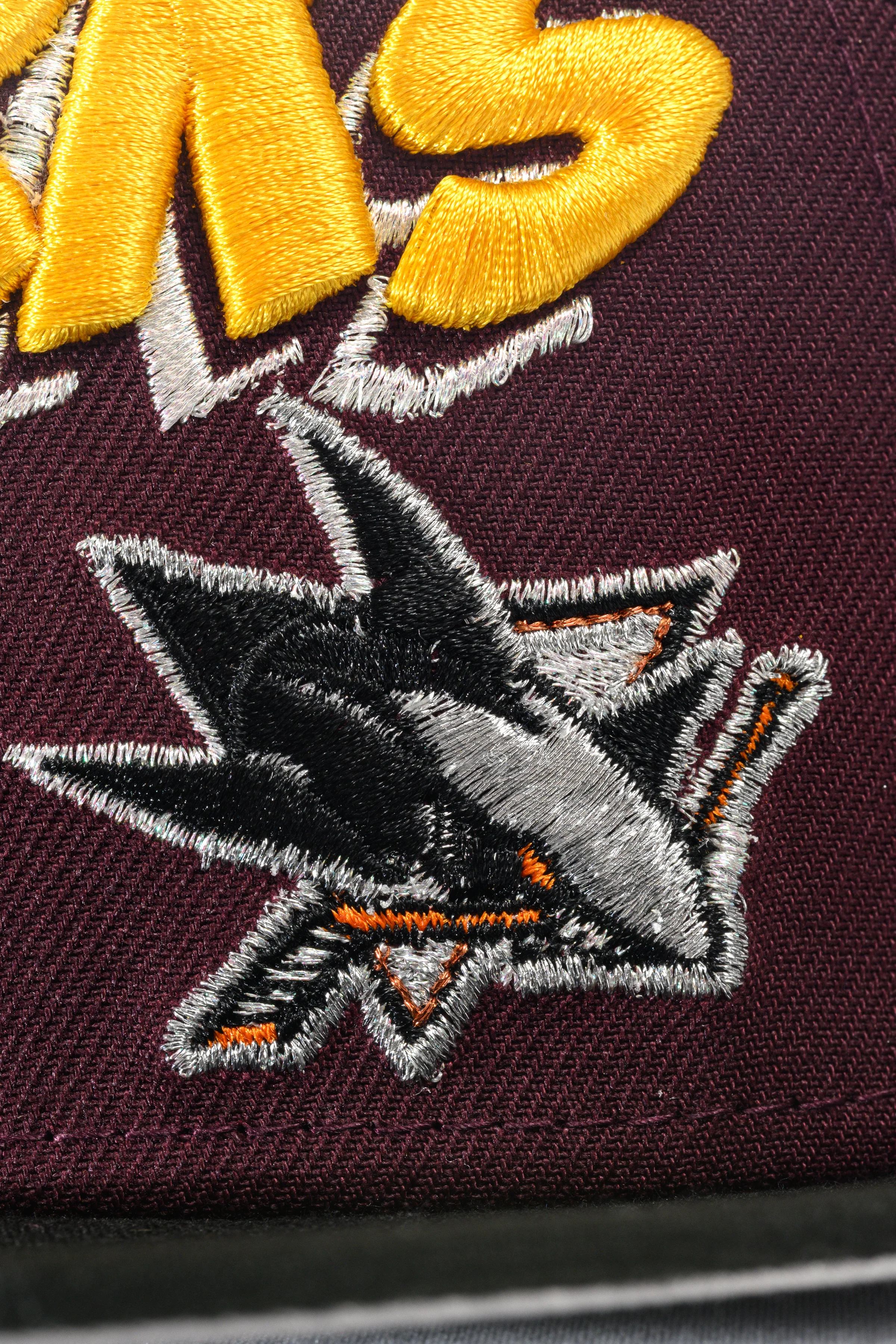NEW ERA "MORNING CARTOONS" SAN JOSE SHARKS FITTED HAT (MAROON/BLACK) - Image 6
