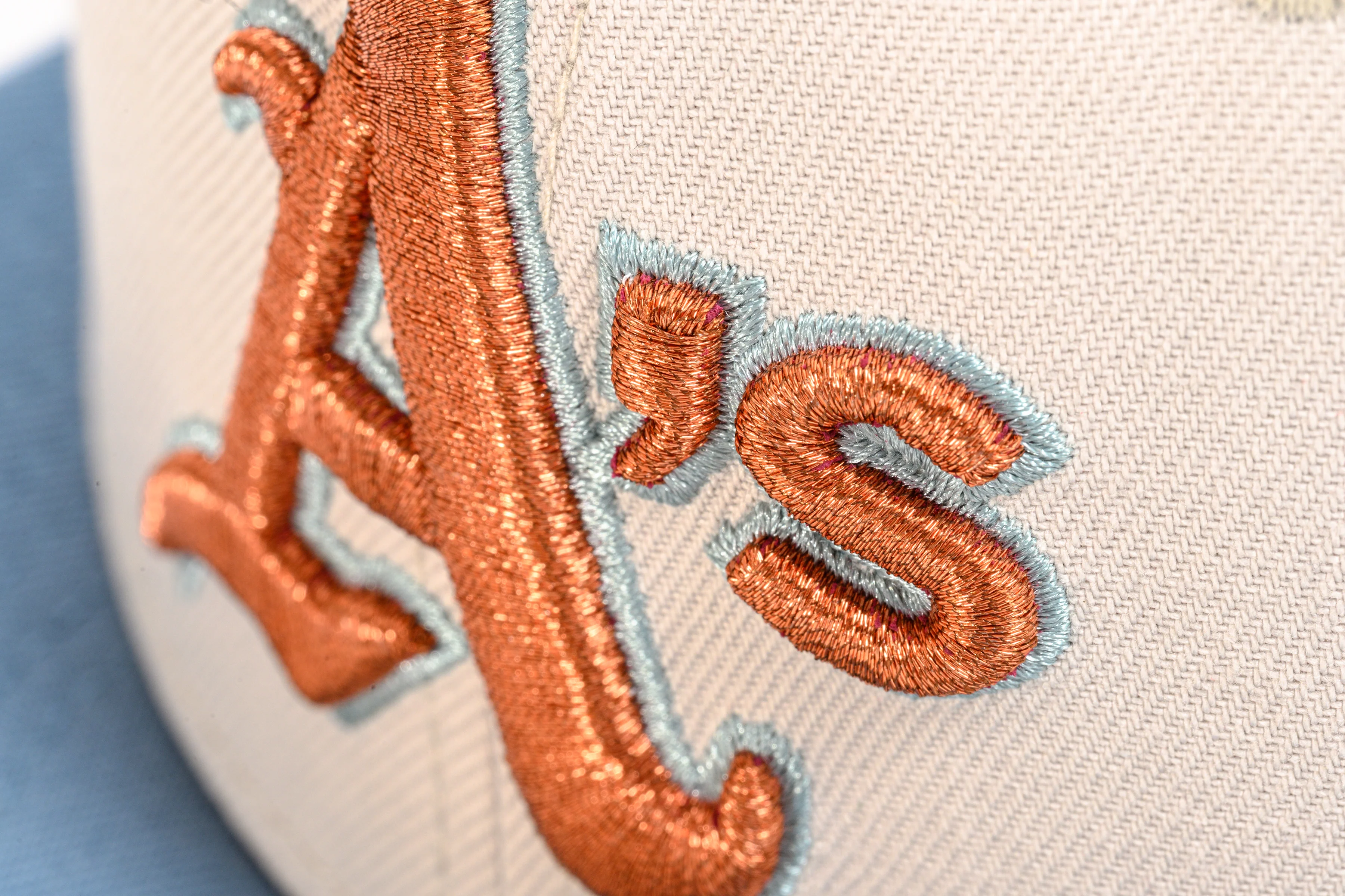 NEW ERA "MOTION" OAKLAND ATHLETICS FITTED HAT (STONE GREY/FADED BLUE) - Image 7