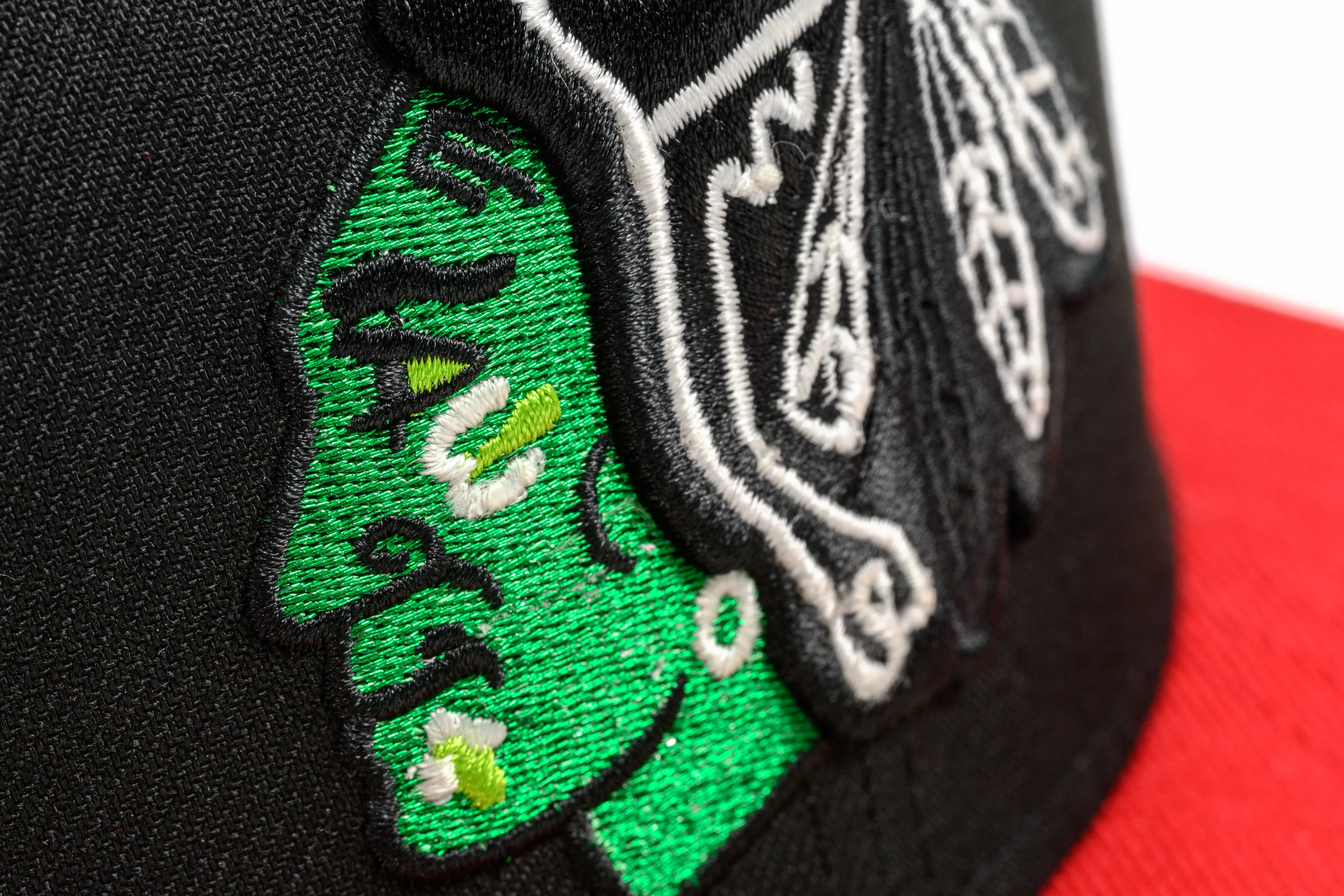 NEW ERA "MUTA" CHICAGO BLACKHAWKS FITTED HAT (BLACK/RED) - Image 7