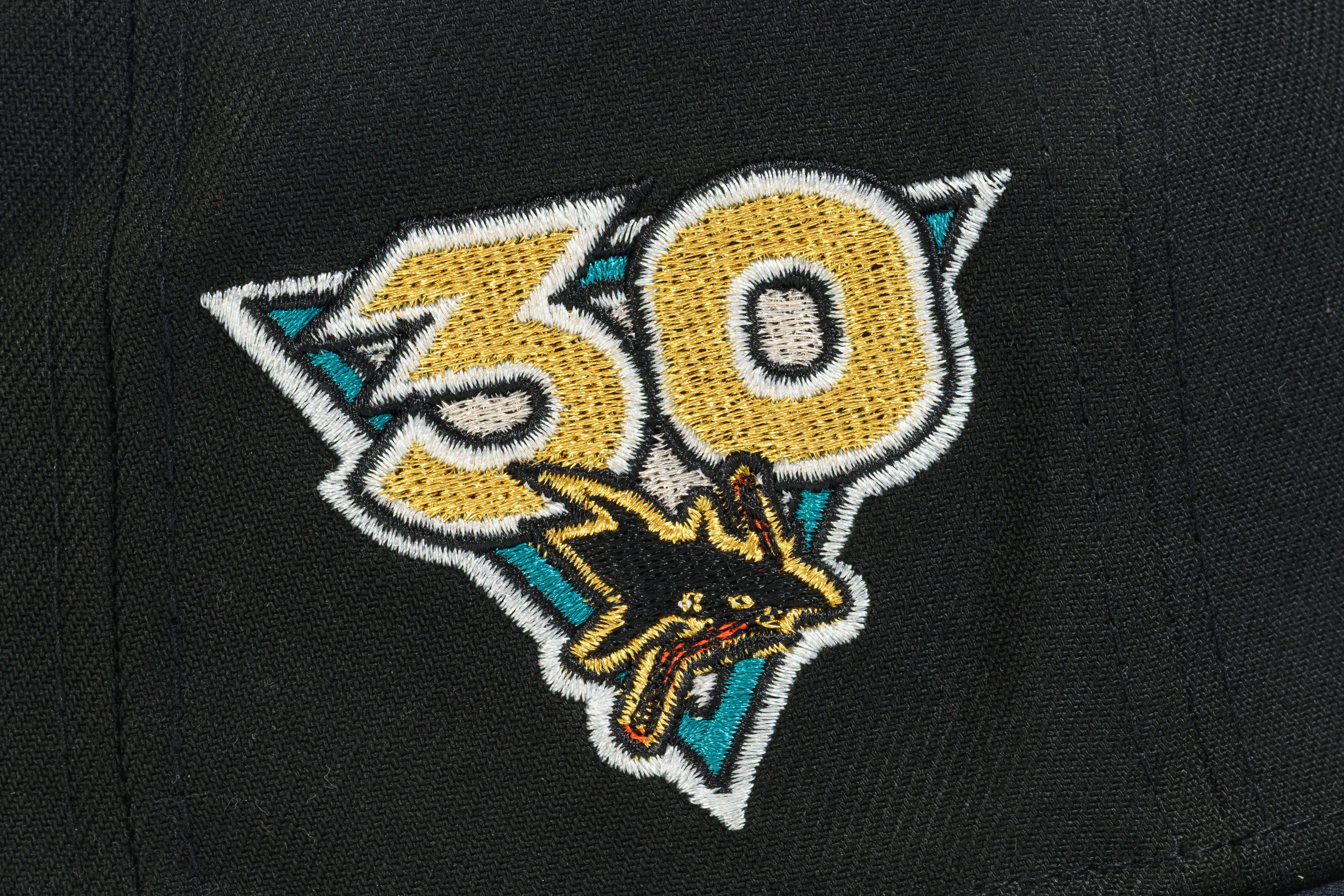 NEW ERA "NIGHT AT THE TANK" SAN JOSE SHARKS FITTED HAT (BLACK/NAVY) - Image 4