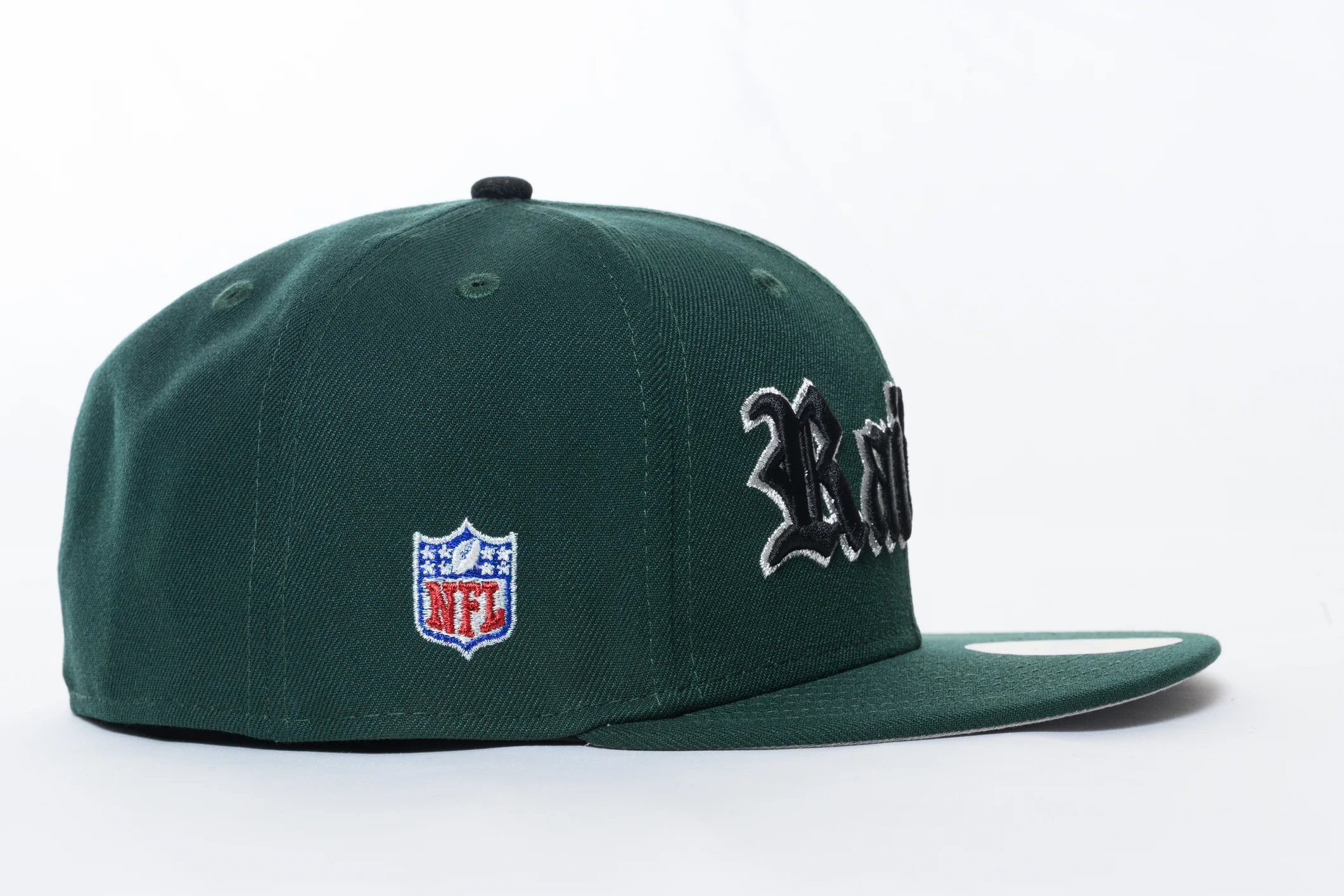 NEW ERA "OLD MONEY" LAS VEGAS RAIDERS FITTED HAT (DARK GREEN/BLACK) - Image 6