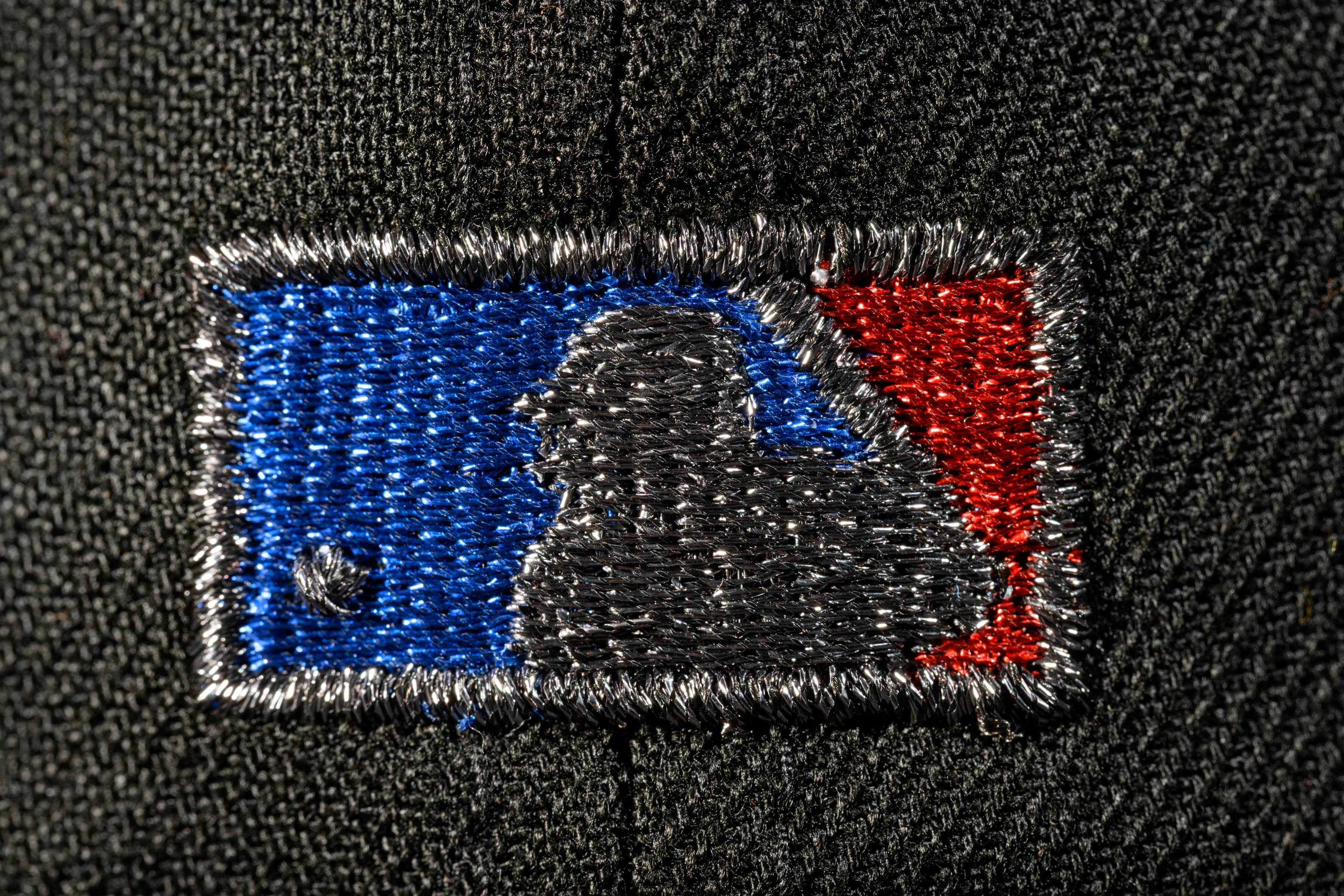 NEW ERA "OPT 2.0" PHILADELPHIA PHILLIES FITTED HAT (BLACK/DARK GREEN/RED) - Image 2