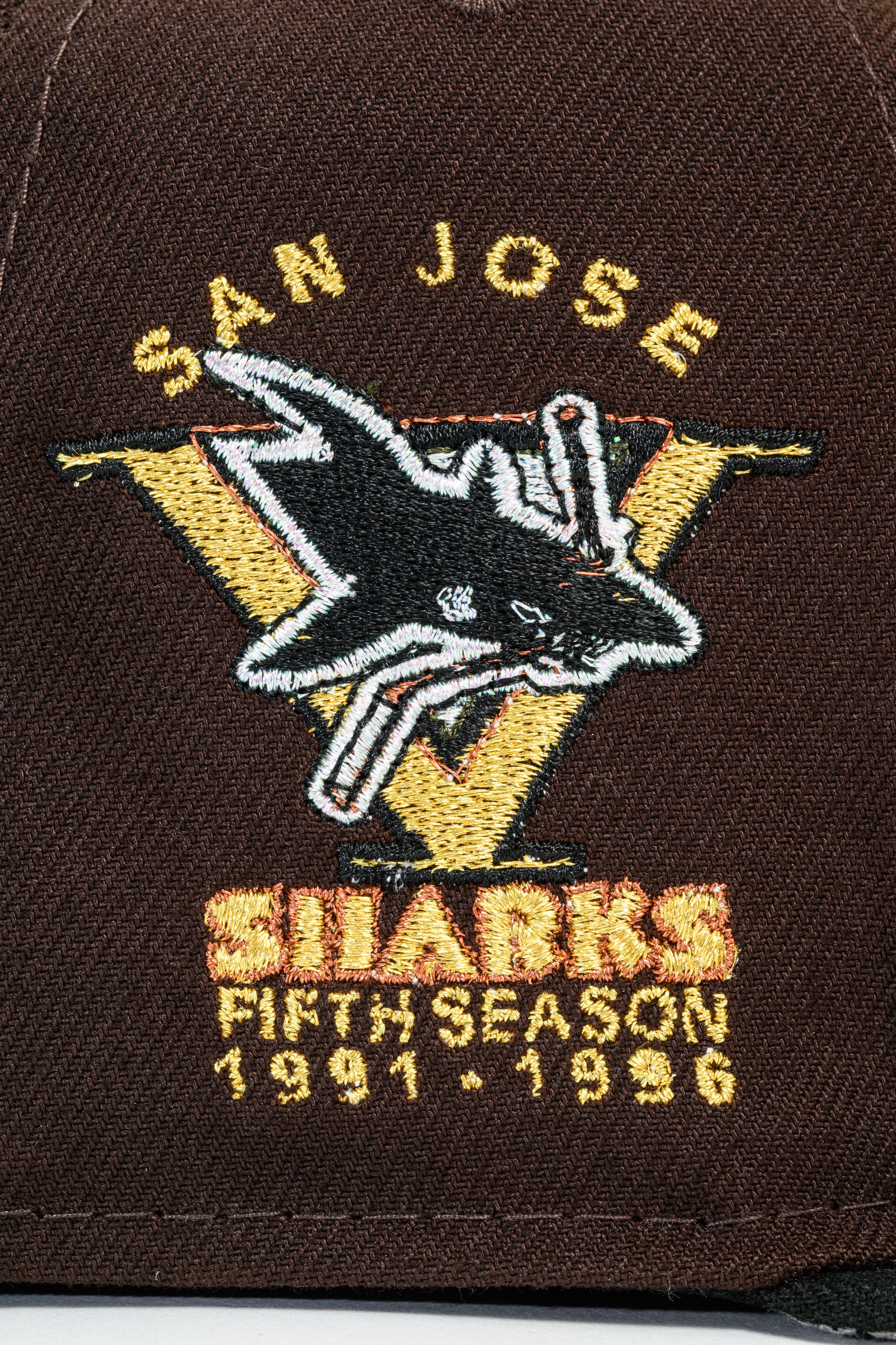 NEW ERA "OUT THE MUD” SAN JOSE SHARKS  FITTED HAT (BURNT WOOD / BLACK/ RIFLE GREEN) - Image 5