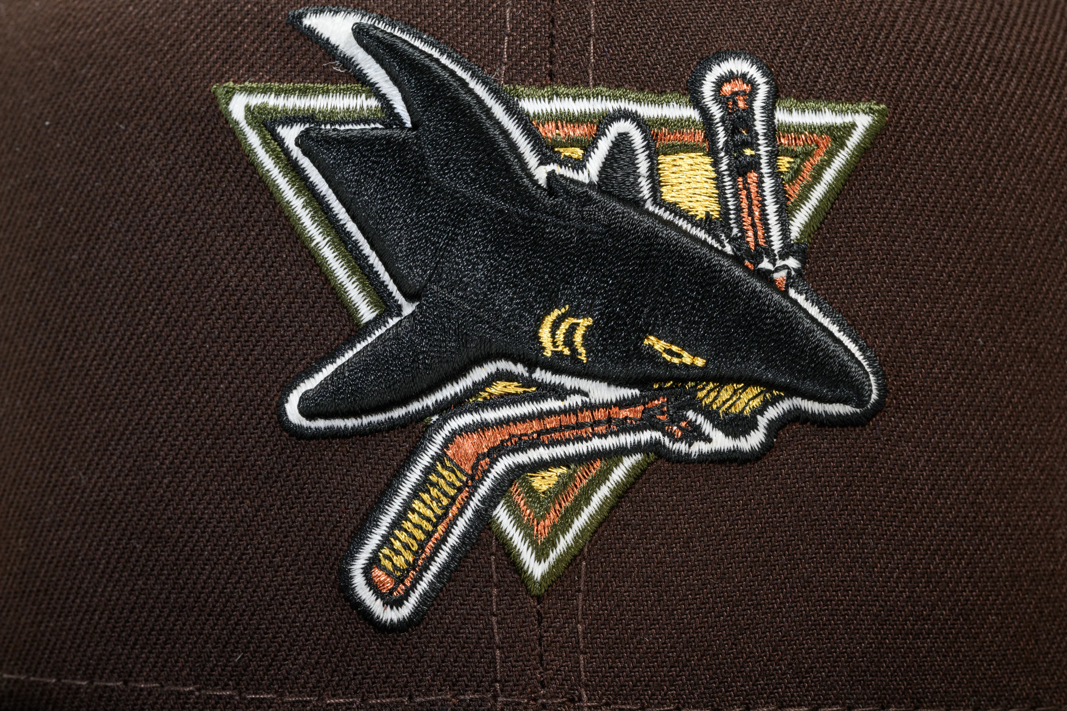NEW ERA "OUT THE MUD” SAN JOSE SHARKS  FITTED HAT (BURNT WOOD / BLACK/ RIFLE GREEN) - Image 9