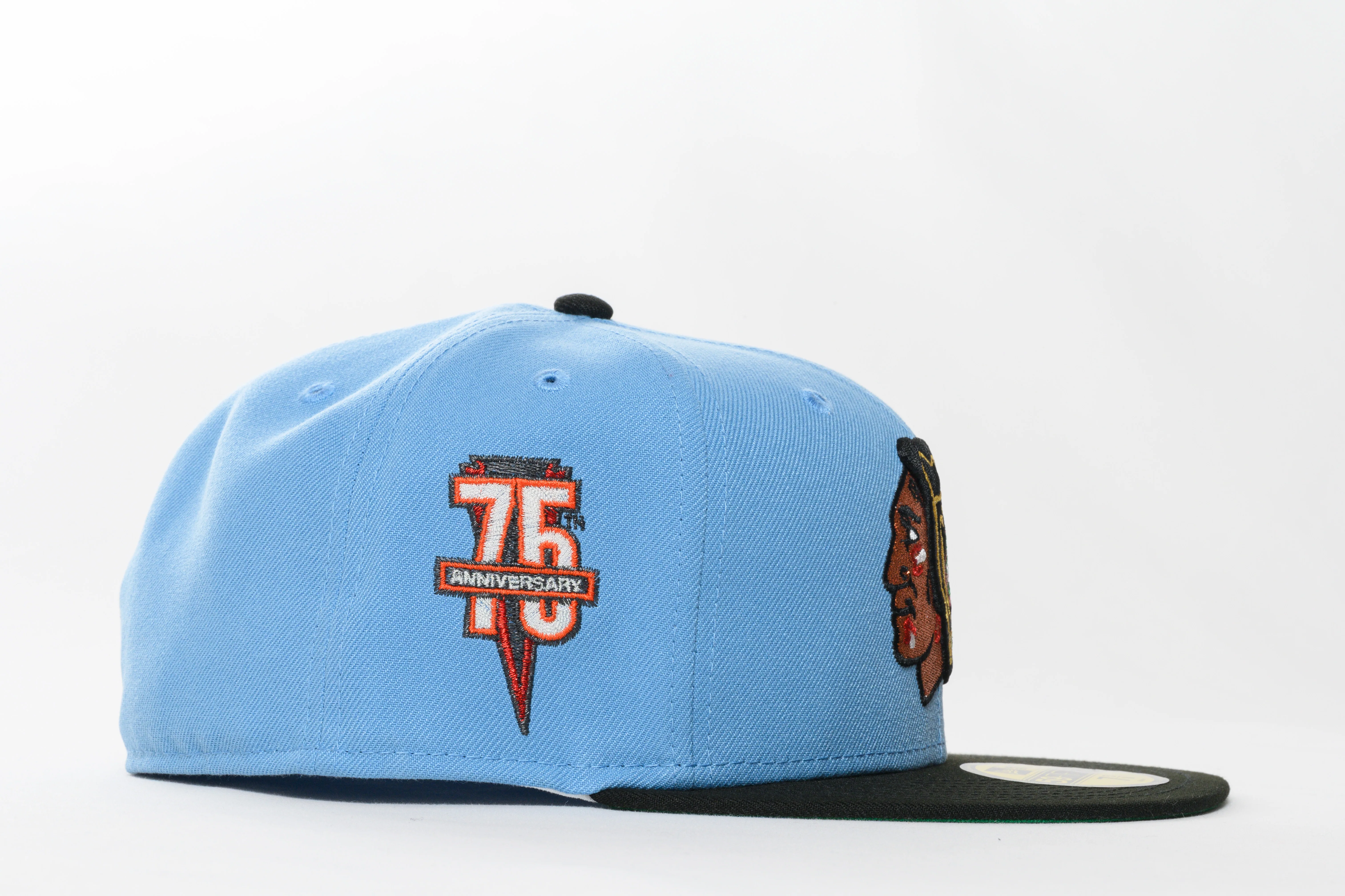 NEW ERA "PACIFIC SKIES" CHICAGO BLACKHAWKS FITTED HAT (LIGHT BLUE/BLACK) - Image 5