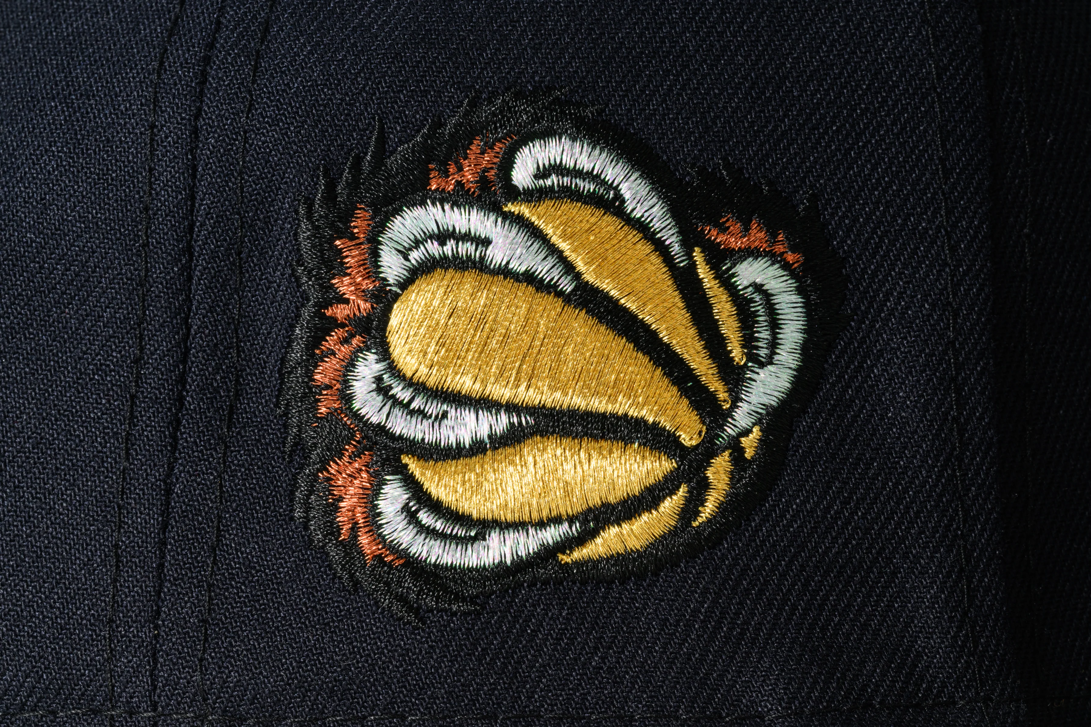 NEW ERA "PAVILLION” VANCOUVER GRIZZLIES FITTED HAT (NAVY/SONGBIRD BLUE) - Image 3