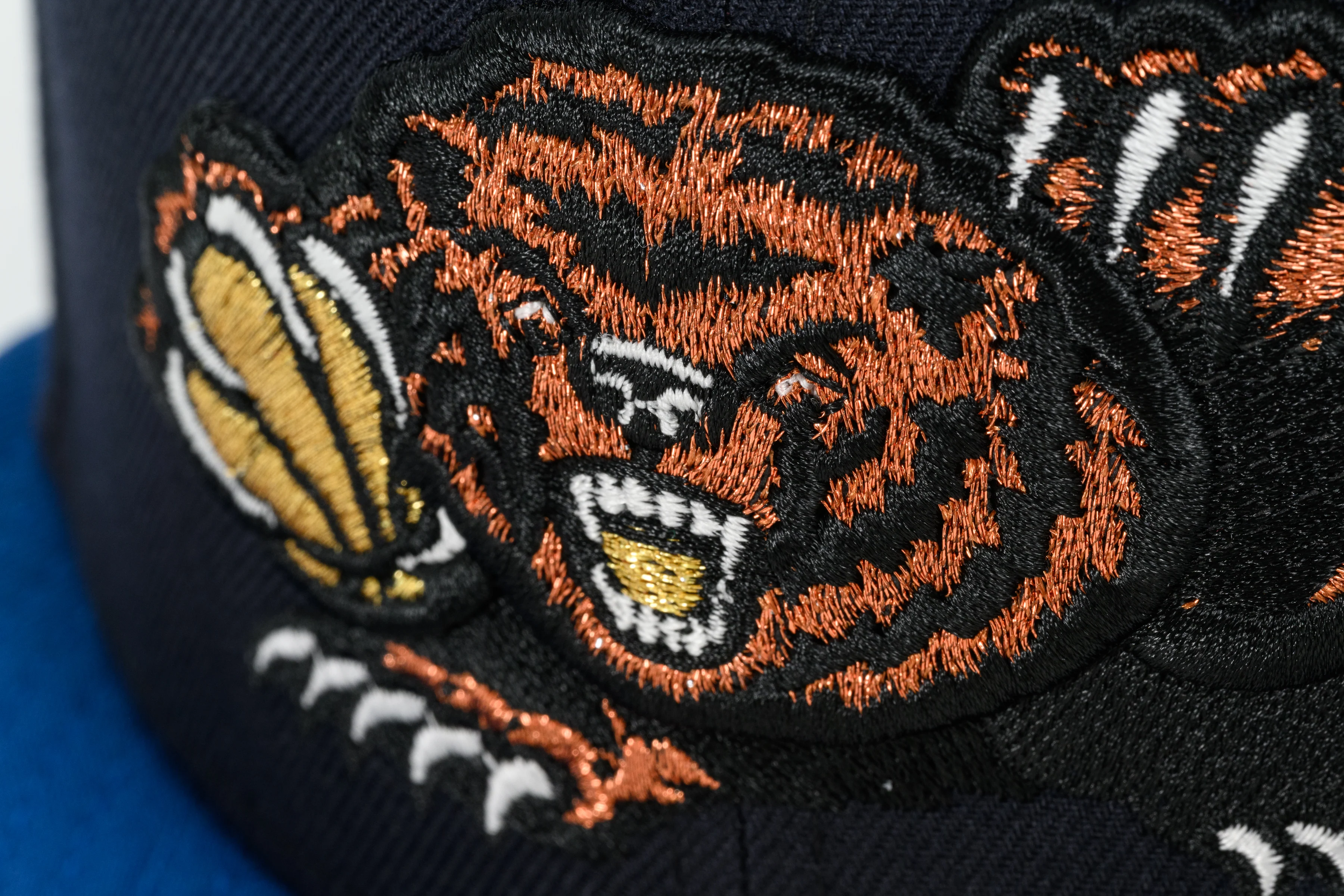 NEW ERA "PAVILLION” VANCOUVER GRIZZLIES FITTED HAT (NAVY/SONGBIRD BLUE) - Image 6