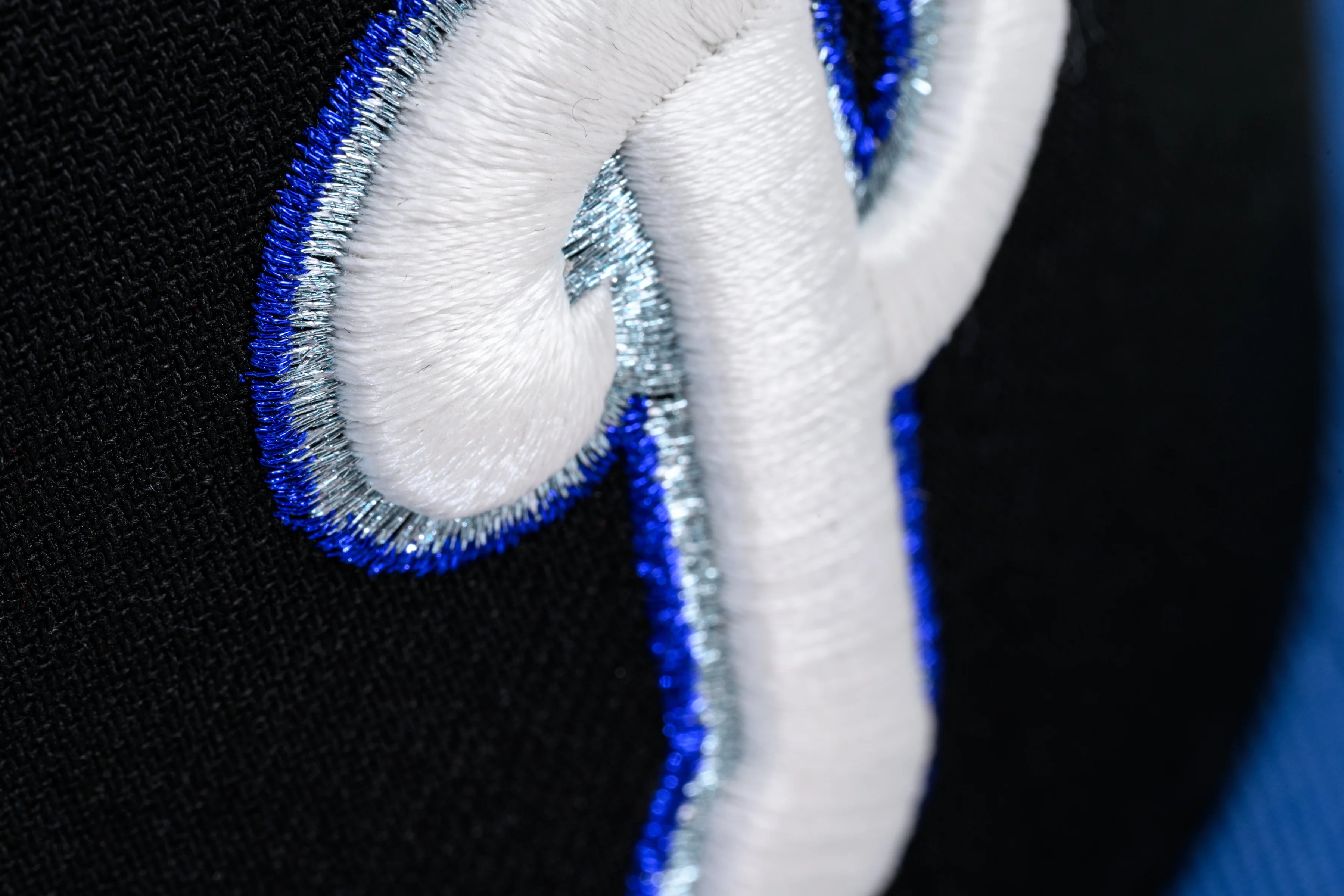 NEW ERA "PHANTOM" PHILADELPHIA PHILLIES FITTED HAT (BLACK/INDIGO BLUE) - Image 7