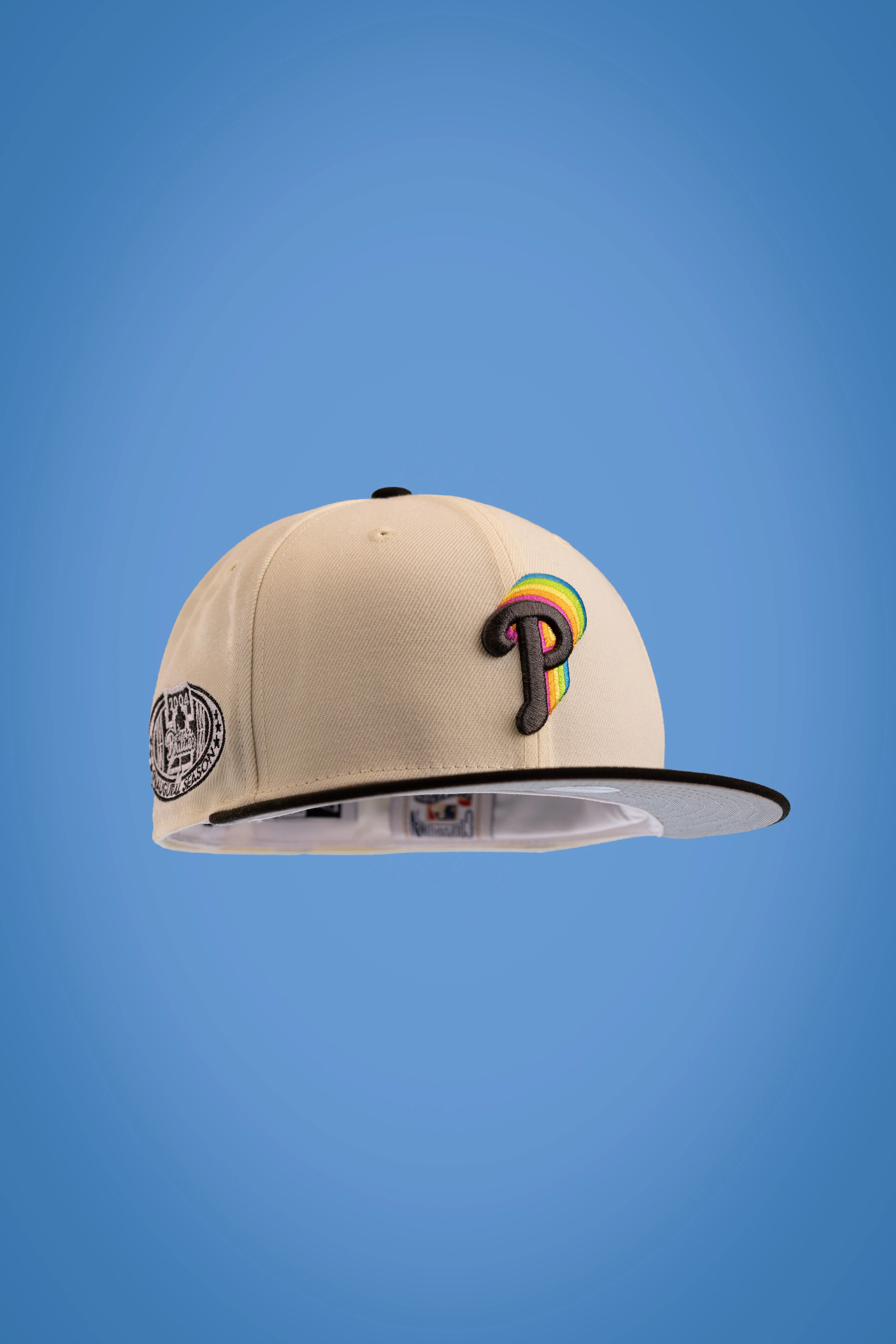 NEW ERA "PHOTO SHOOT" PHILADELPHIA PHILLIES FITTED HAT (CHROME/BLACK)