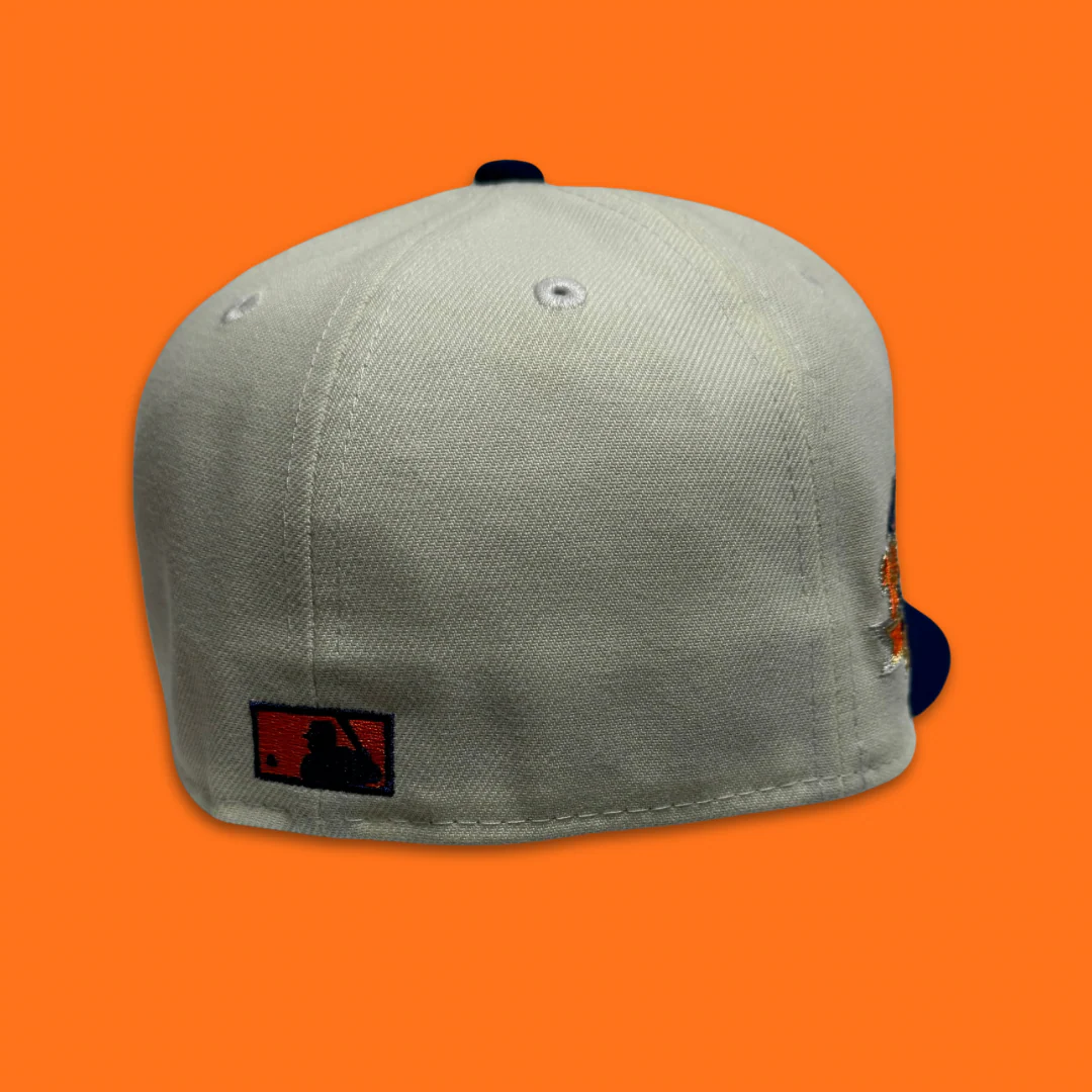 NEW ERA “PILOTS" OAKLAND A'S FITTED HAT (CHROME WHITE/DARK ROYAL) - Image 4