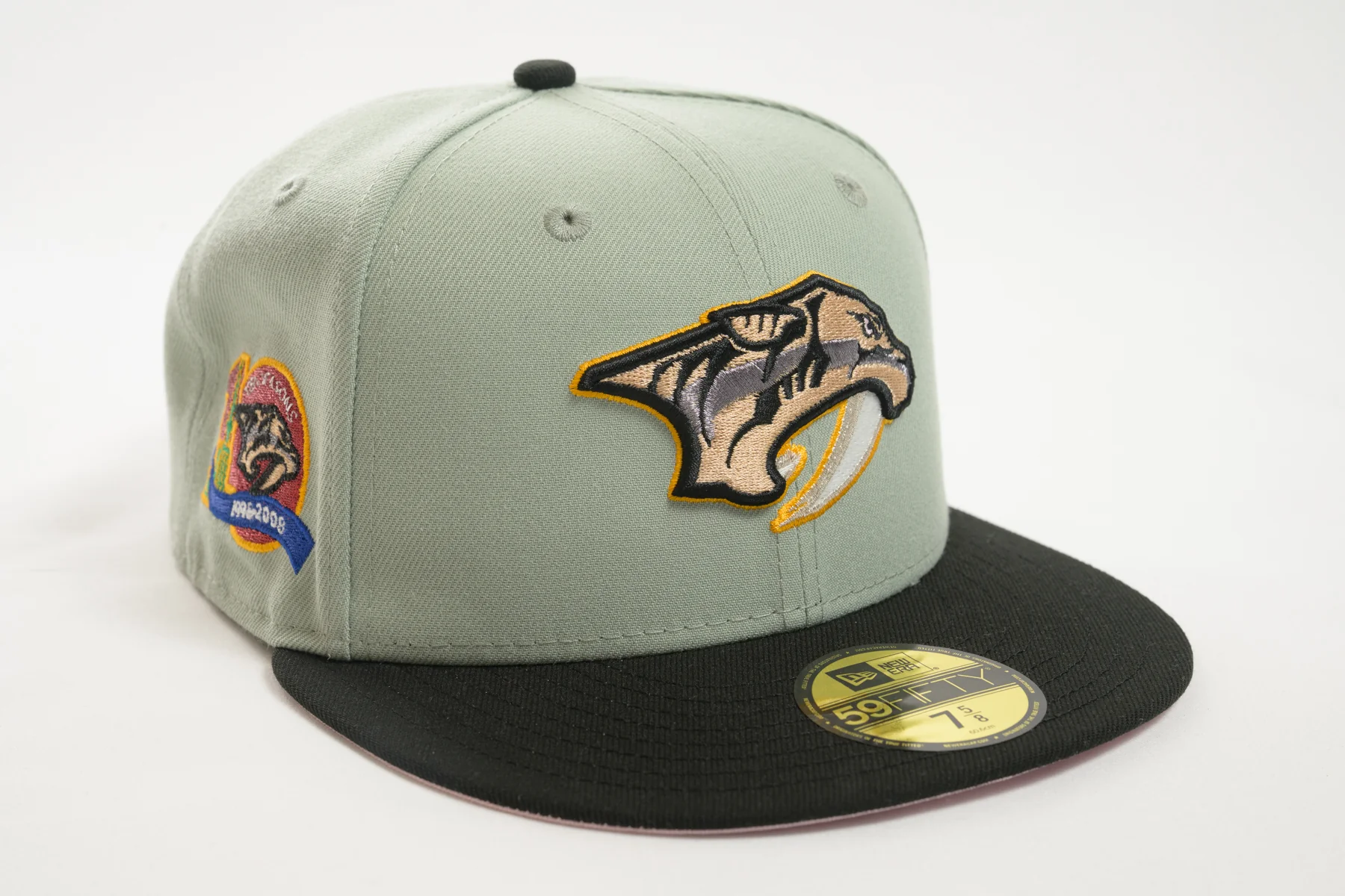 NEW ERA "PREDATOR" NASHVILLE PREDATORS (EVEREST GREEN/ BLACK/PINK)