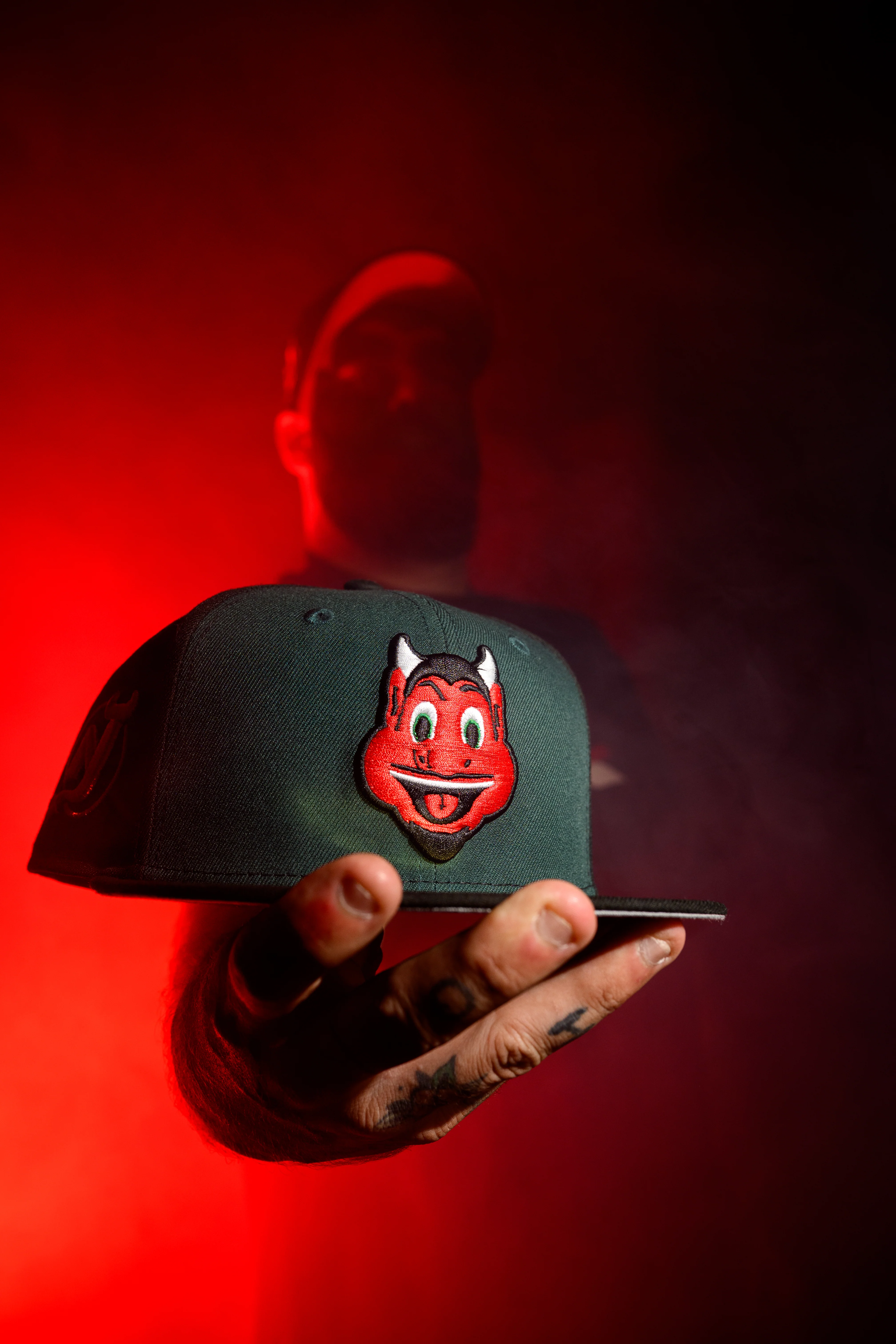 NEW ERA "PUDDY" NEW JERSEY DEVILS FITTED HAT (BLACK/DARK GREEN/SCARLET) - Image 12
