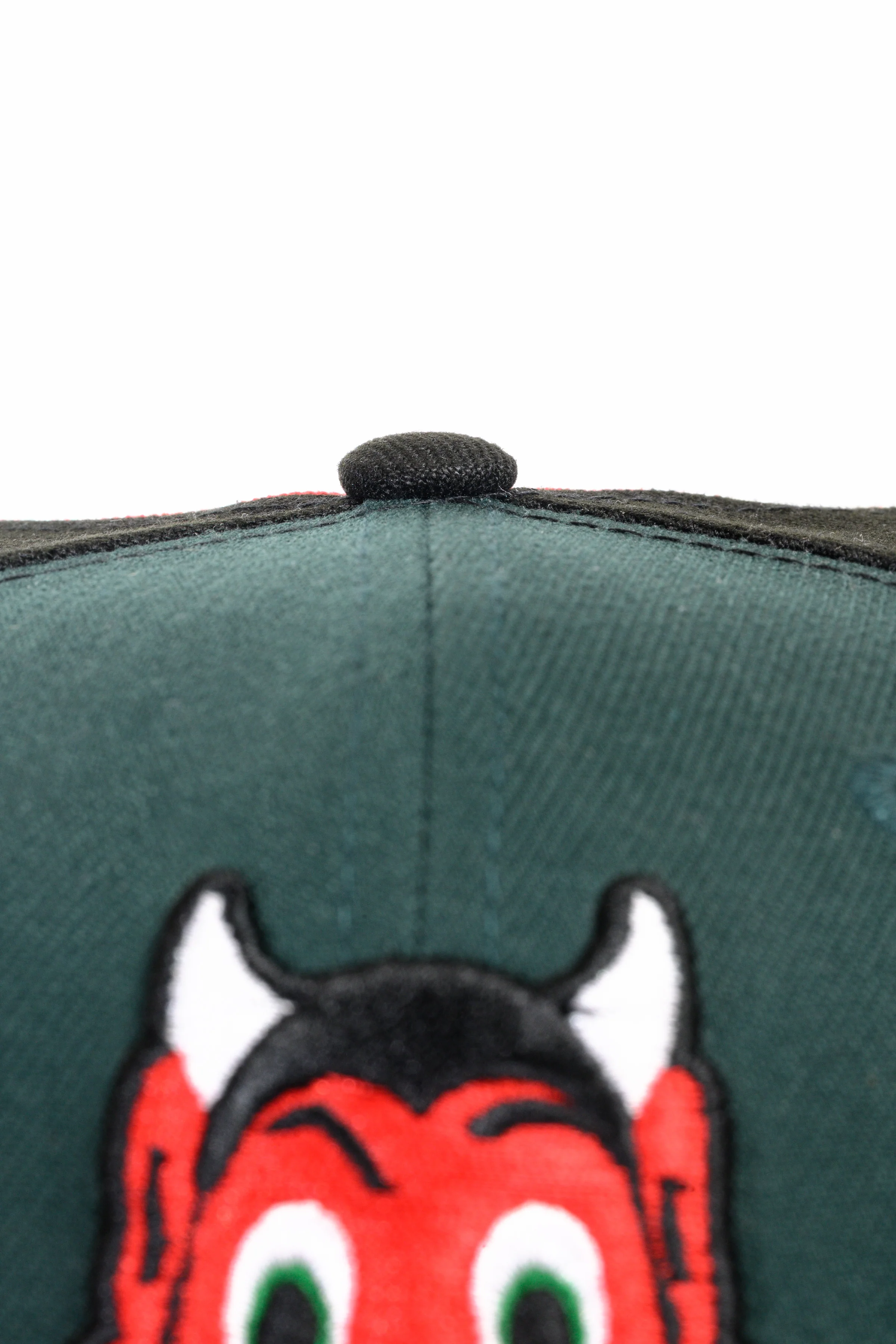 NEW ERA "PUDDY" NEW JERSEY DEVILS FITTED HAT (BLACK/DARK GREEN/SCARLET) - Image 6