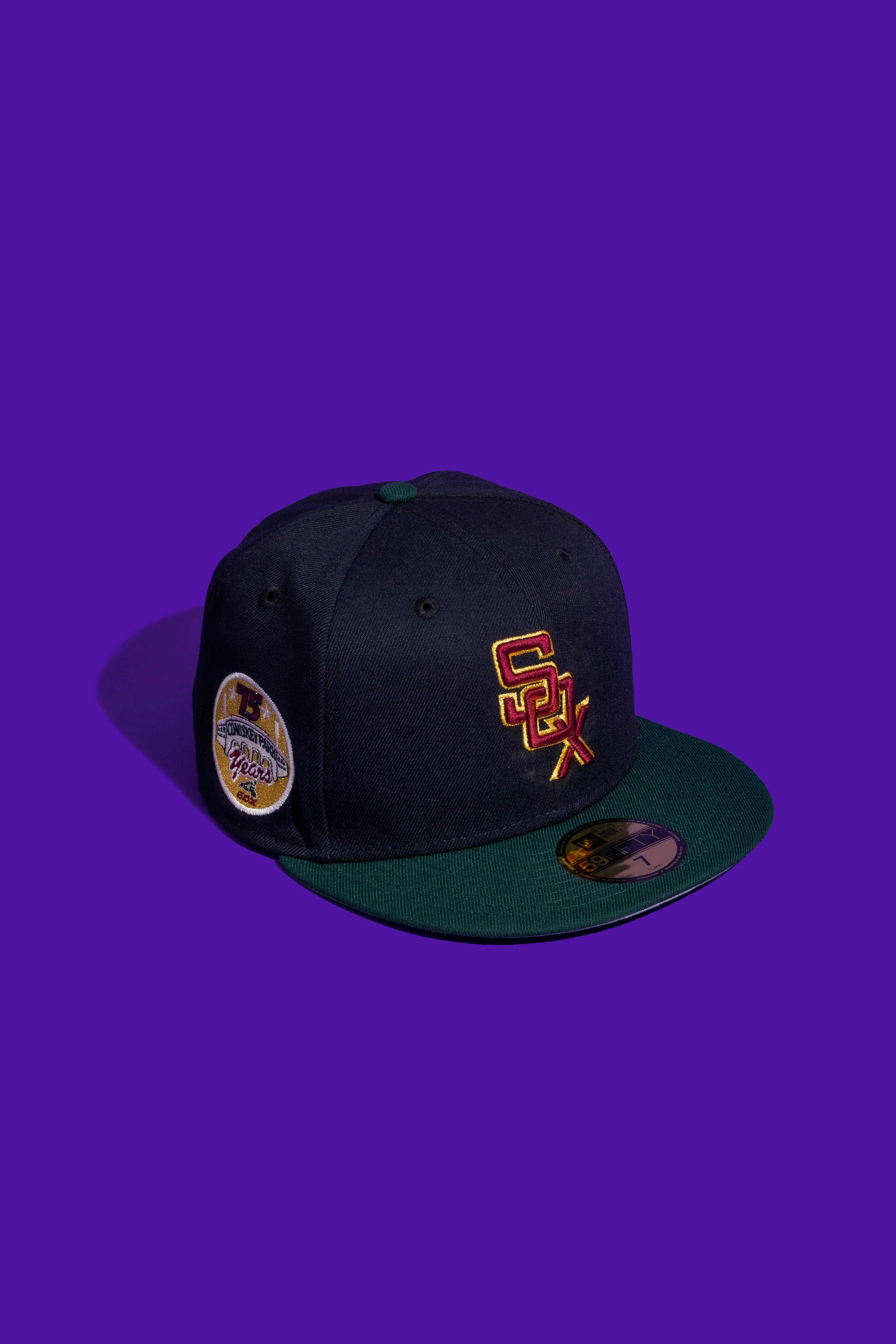 NEW ERA "PURPLE LABEL" CHICAGO WHITE SOX FITTED HAT (NAVY/GREEN)