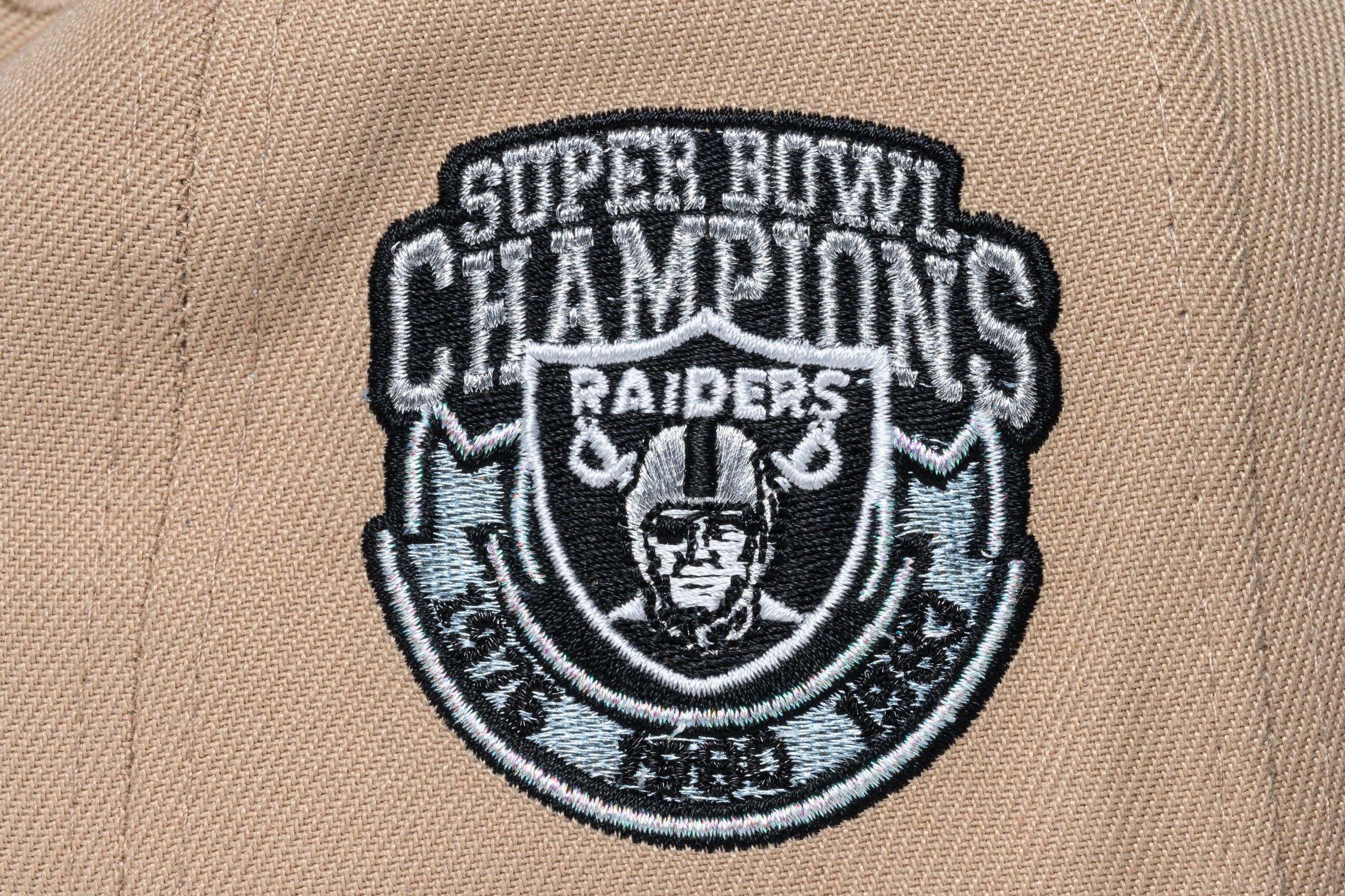 NEW ERA "RAIDERS ICY" LAS VEGAS RAIDERS FITTED HAT (KHAKI/BLACK) - Image 4