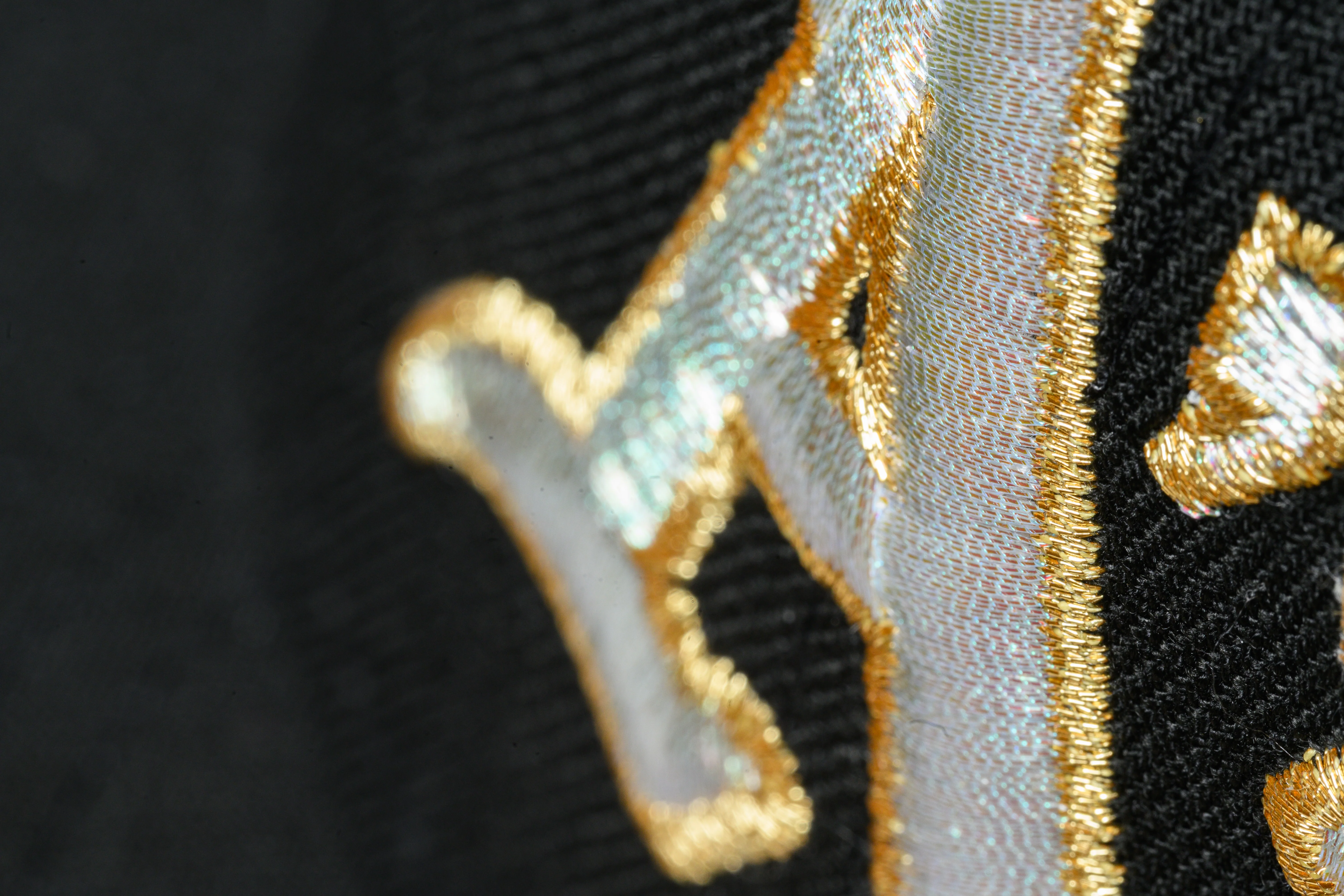 NEW ERA "RAPPER JEWELRY" OAKLAND A'S FITTED HAT (BLACK/METALLIC IRIS) - Image 4