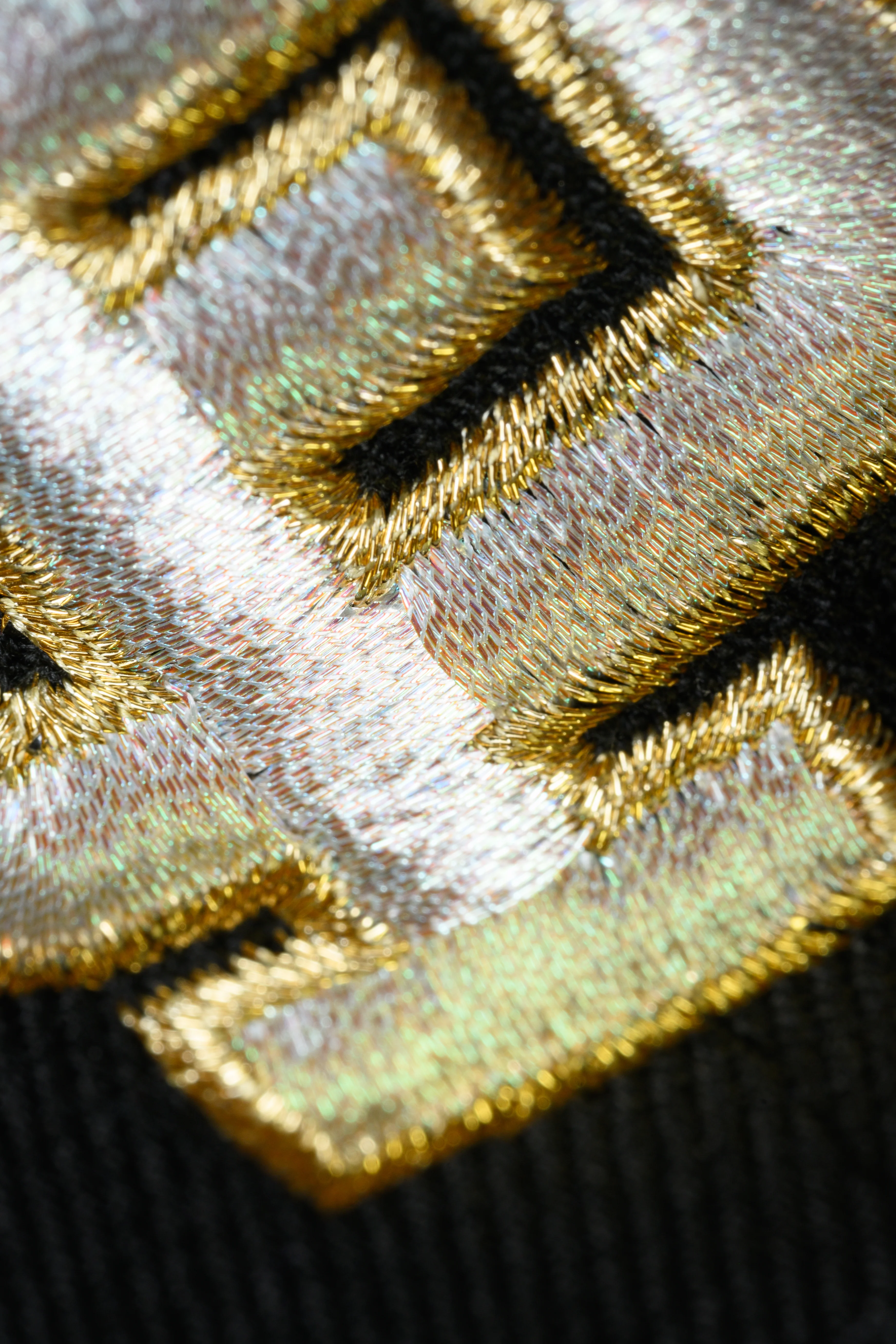 NEW ERA "RAPPER JEWELRY" SF GIANTS FITTED HAT (BLACK/METALLIC IRIS/GOLD) - Image 2