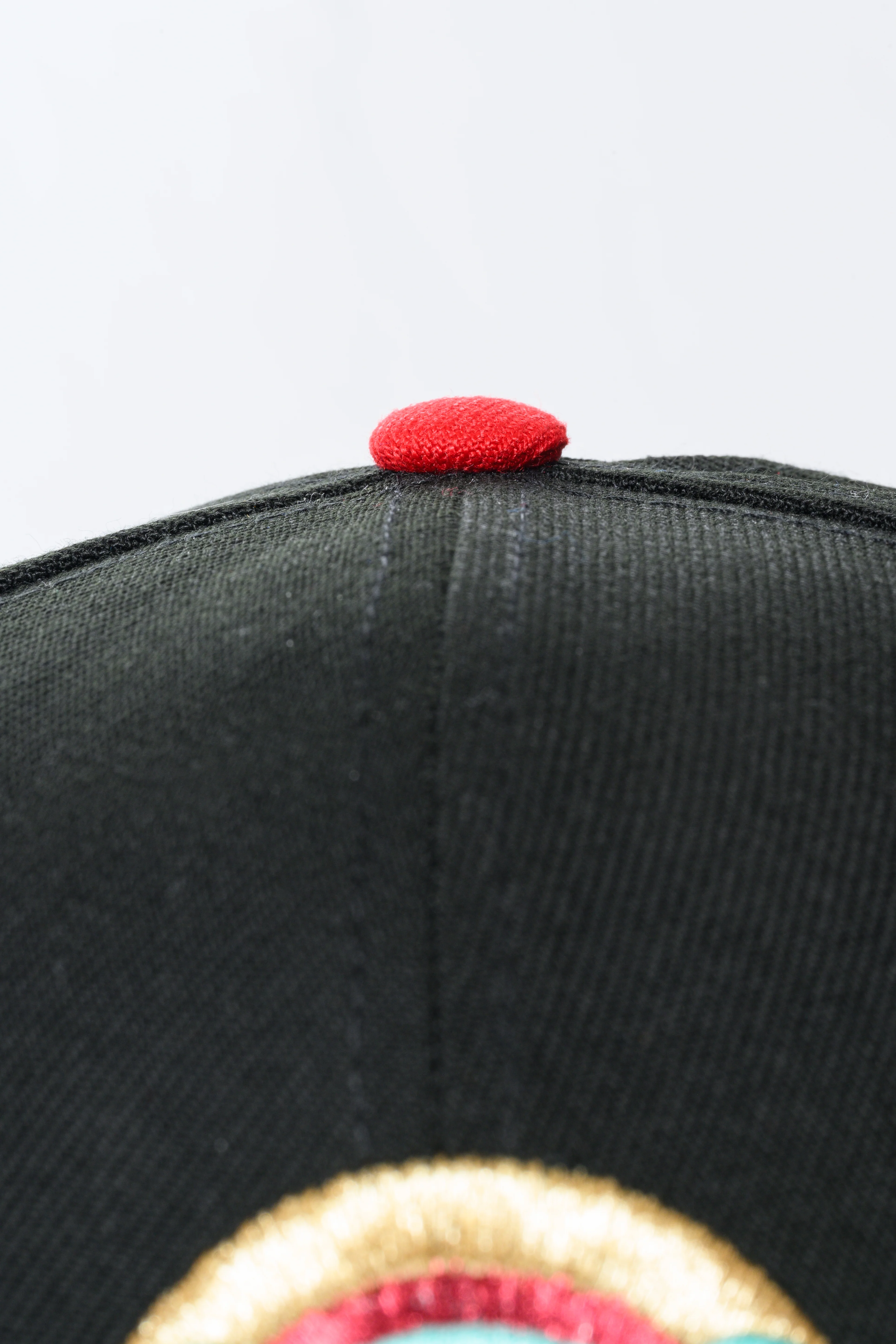 NEW ERA "RED ENVELOPE" CHICAGO CUBS FITTED HAT (BLACK/RED) - Image 5