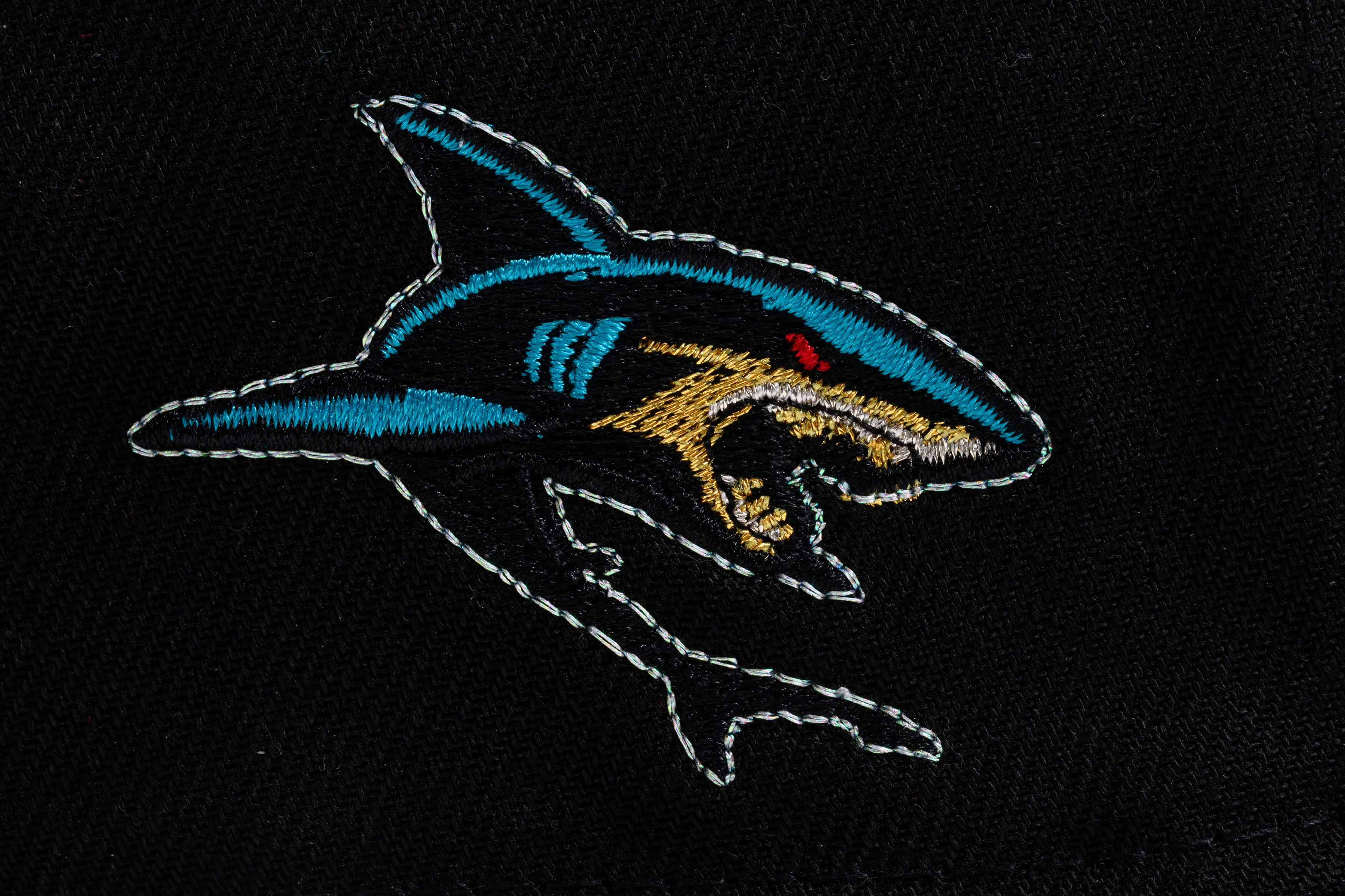 NEW ERA "REEF" SAN JOSE SHARKS FITTED HAT (BLACK/CHROME) - Image 4