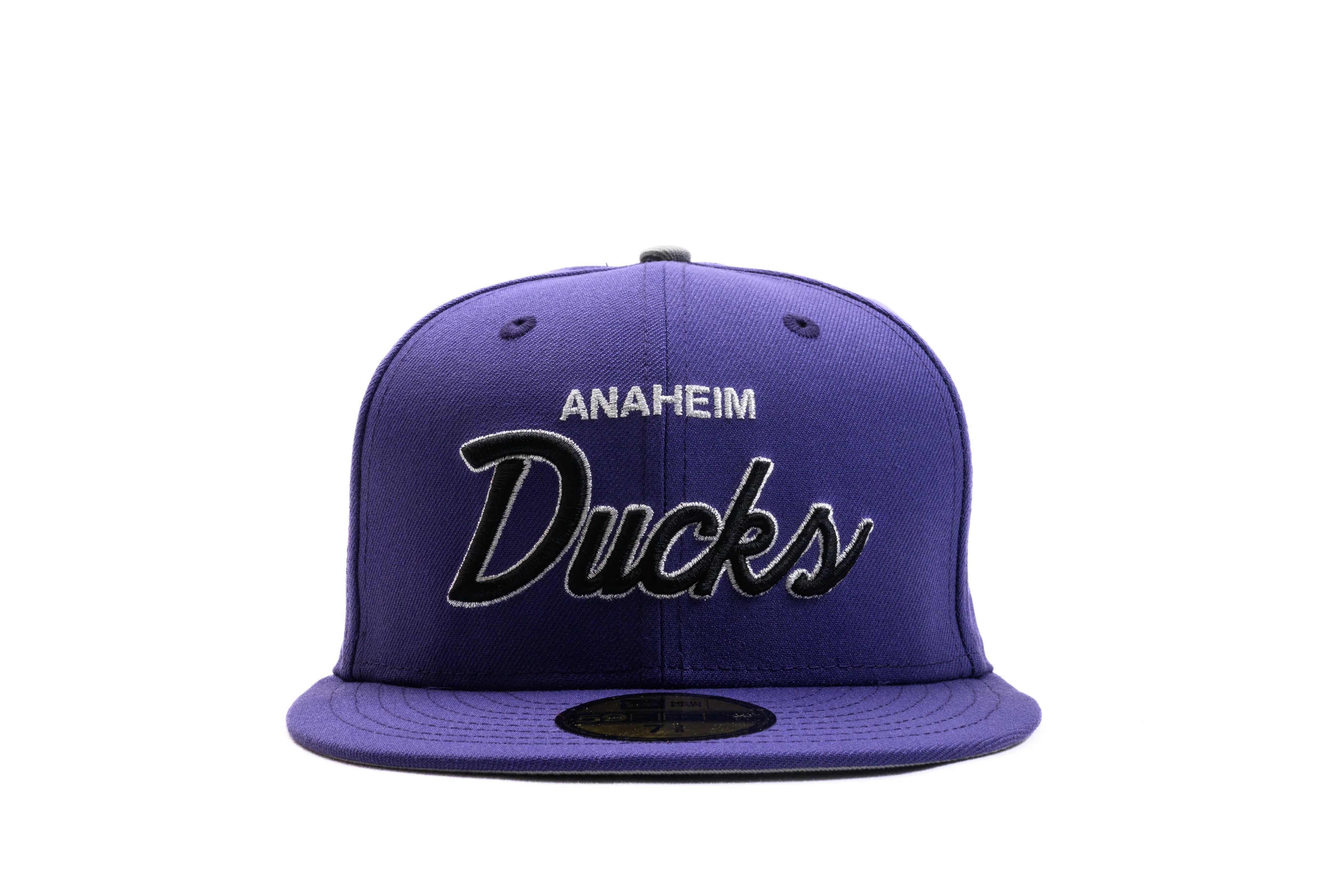 NEW ERA "RETRO SCRIPT" ANAHEIM DUCKS FITTED HAT (PURPLE/GREY) - Image 7