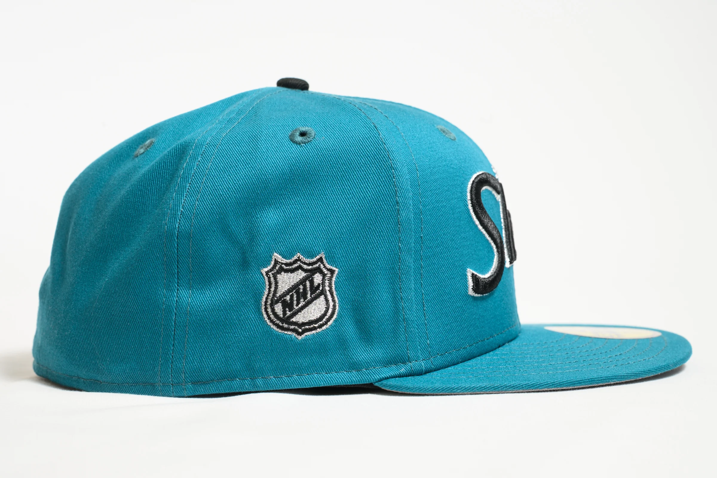 NEW ERA "RETRO SCRIPT" SAN JOSE SHARKS FITTED HAT (TEAL) - Image 5