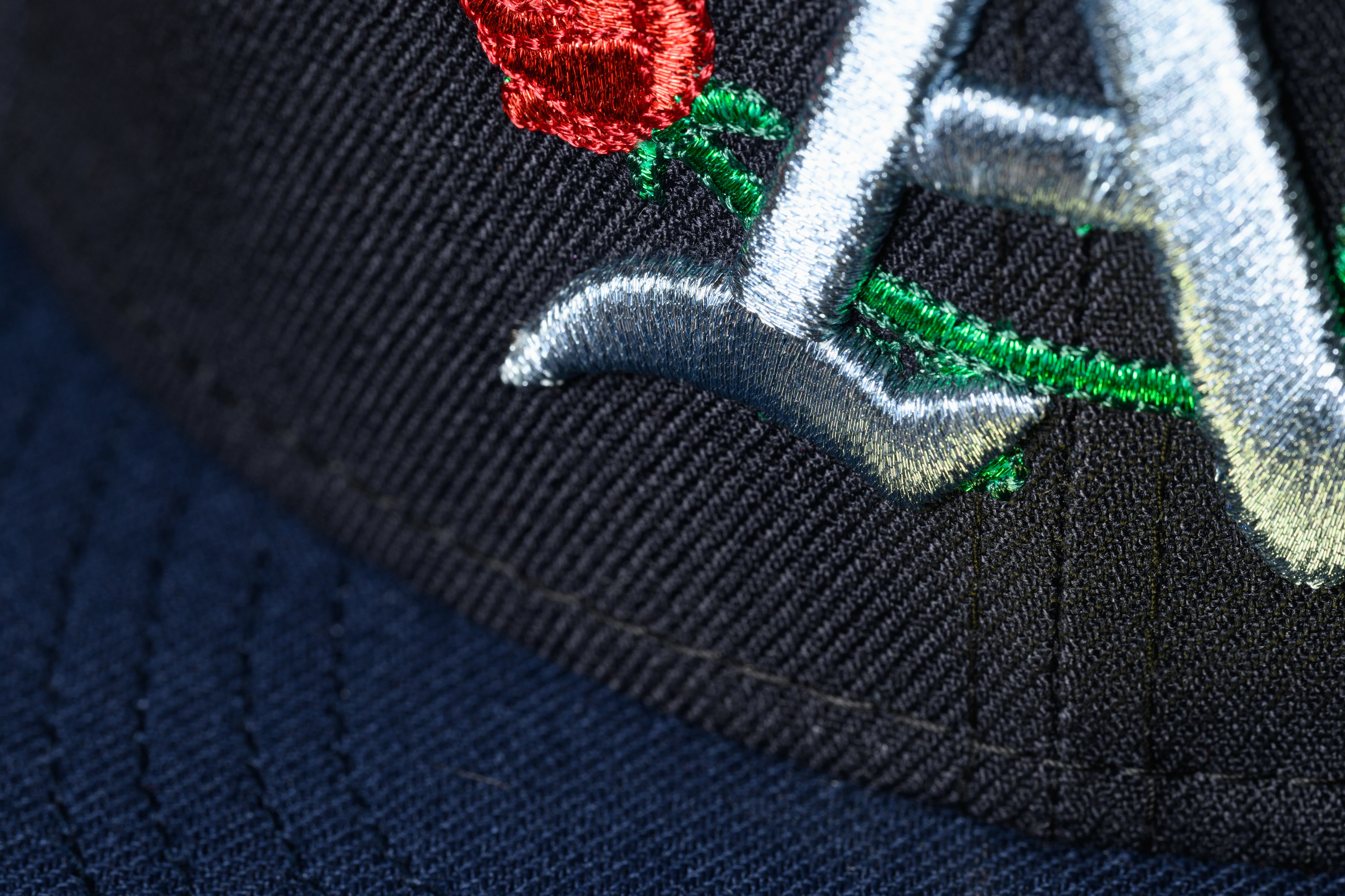 NEW ERA "ROSE GARDEN" OAKLAND A'S FITTED HAT (NAVY/OCEAN BLUE) - Image 6
