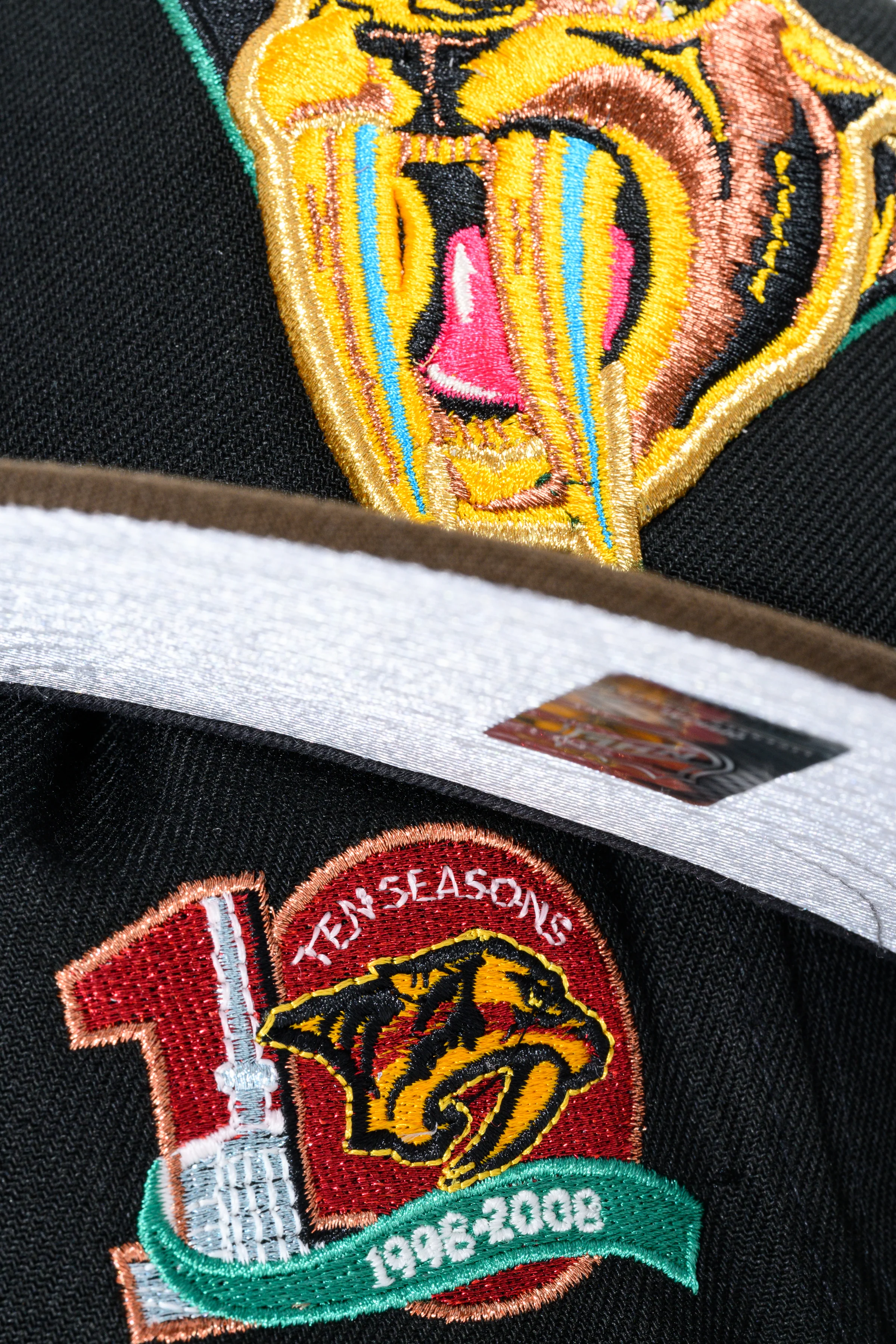 NEW ERA "SABRETOOTH" NASHVILLE PREDATORS FITTED HAT (BLACK/BURNT WOOD) - Image 4