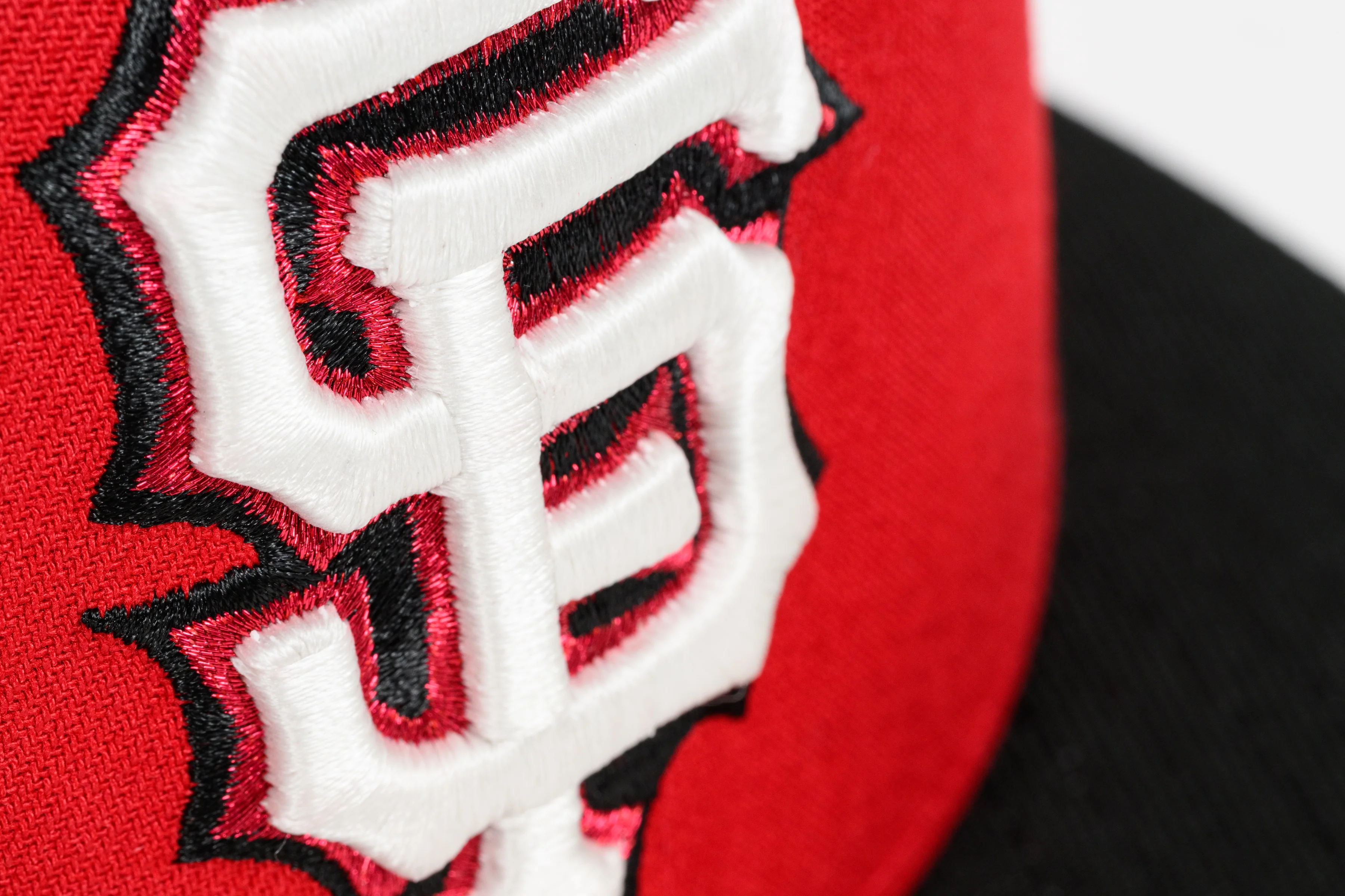 NEW ERA "XIX MVPā SAN FRANCISCO GIANTS FITTED HAT (SCARLET/BLACK/CHROME) - Image 10