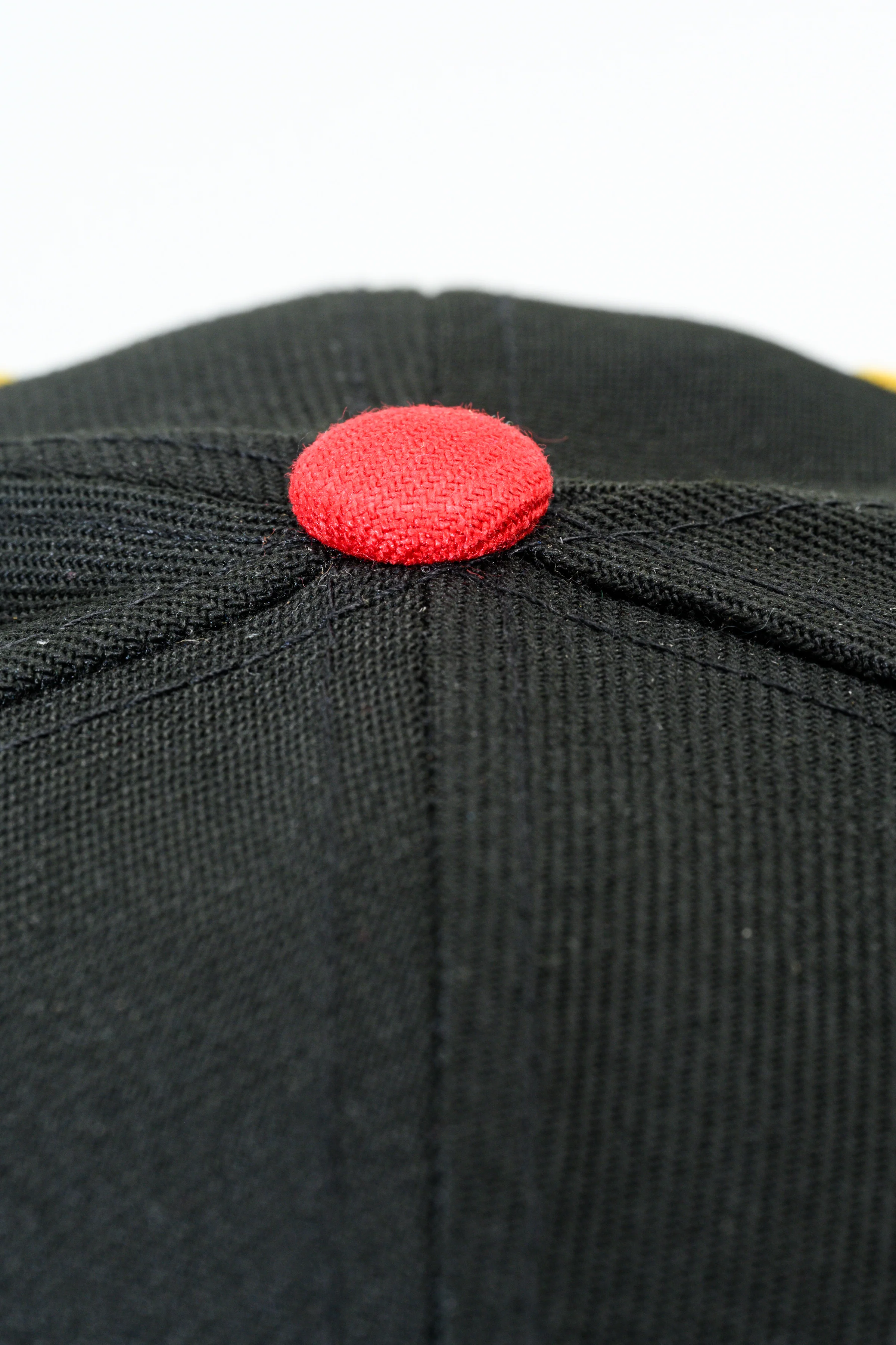 NEW ERA "SCAT" SEATTLE MARINERS FITTED HAT (BLACK/RED/YELLOW) - Image 7