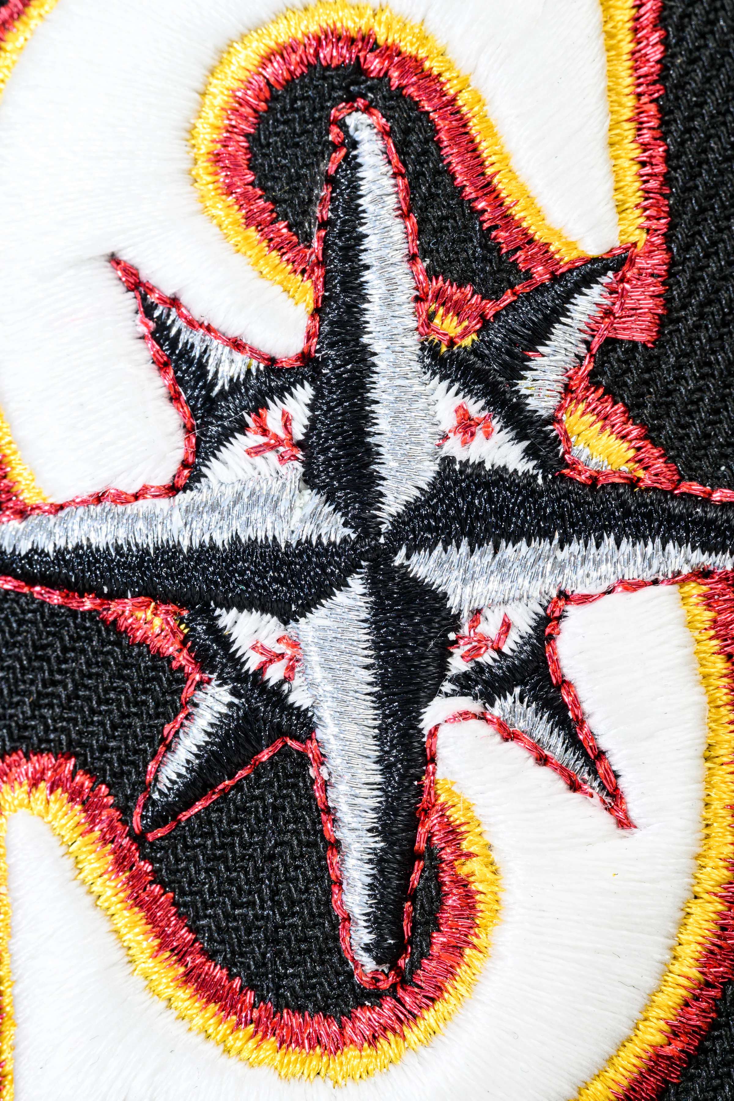 NEW ERA "SCAT" SEATTLE MARINERS FITTED HAT (BLACK/RED/YELLOW) - Image 8
