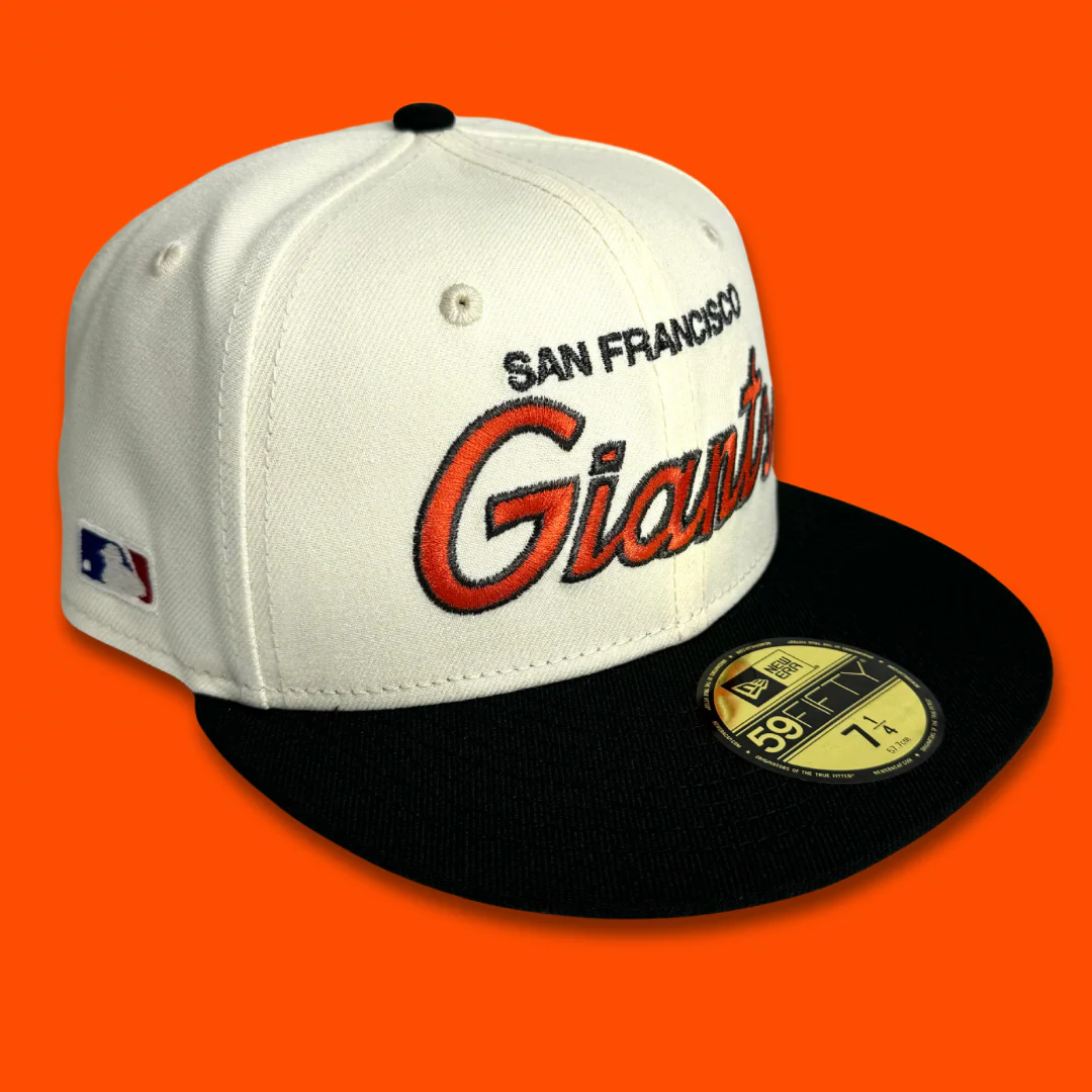 NEW ERA “RETRO SCRIPT" SF GIANTS FITTED HAT (CHROME WHITE/BLACK) - Image 2