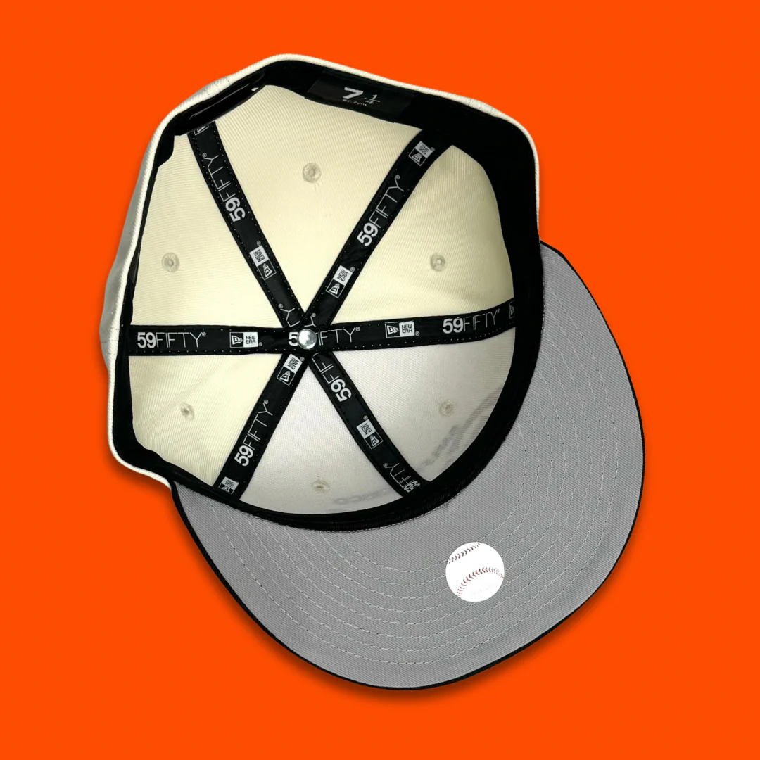 NEW ERA “RETRO SCRIPT" SF GIANTS FITTED HAT (CHROME WHITE/BLACK) - Image 3