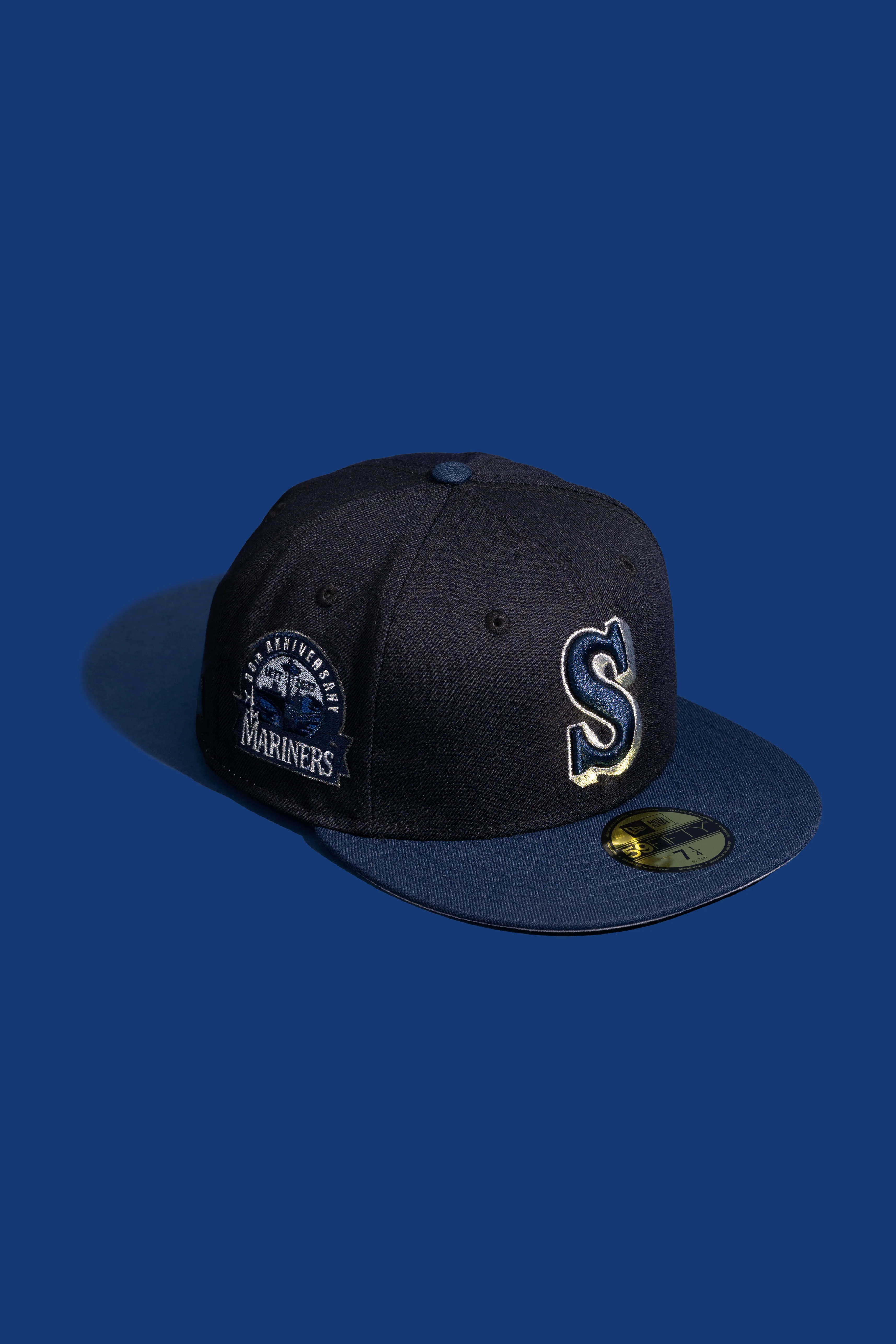 NEW ERA “SEASIDE" SEATTLE MARINERS FITTED HAT (NAVY/OCEANSIDE BLUE)
