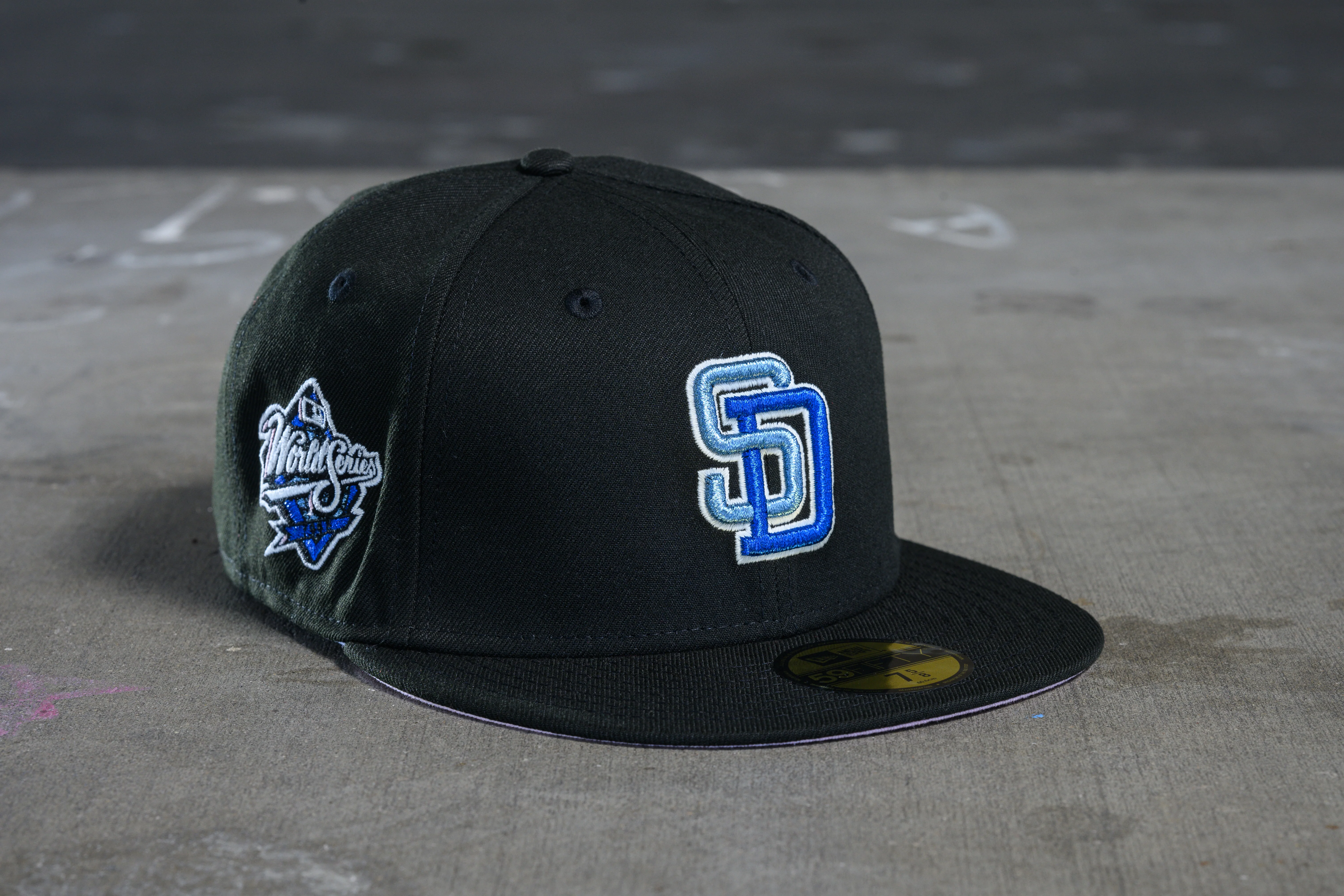 NEW ERA "SHAMU" SAN DIEGO PADRES FITTED HAT (BLACK/PINK UV)