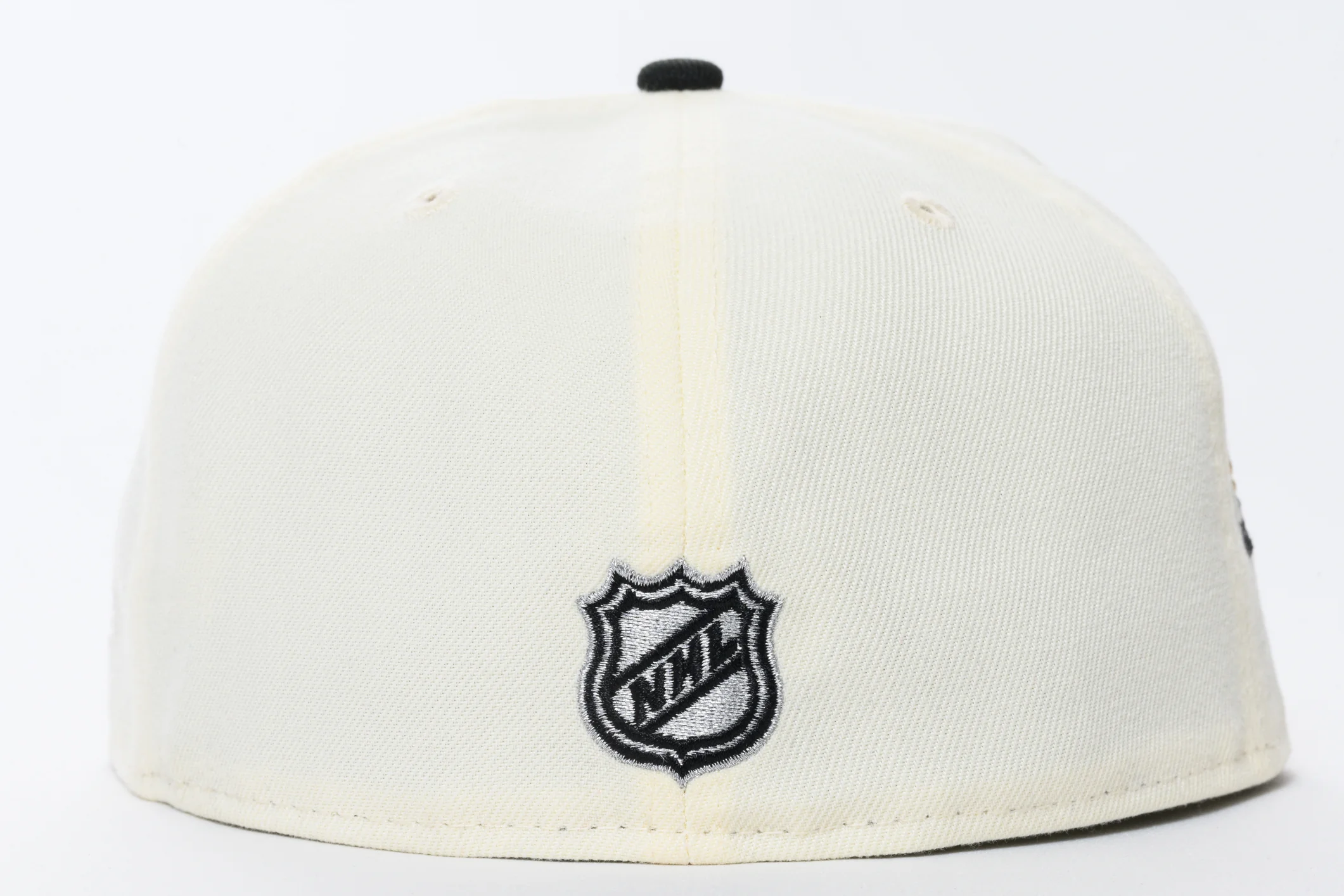 NEW ERA "SHARK BAIT" SAN JOSE SHARKS FITTED HAT (CHROME/BLACK) - Image 2
