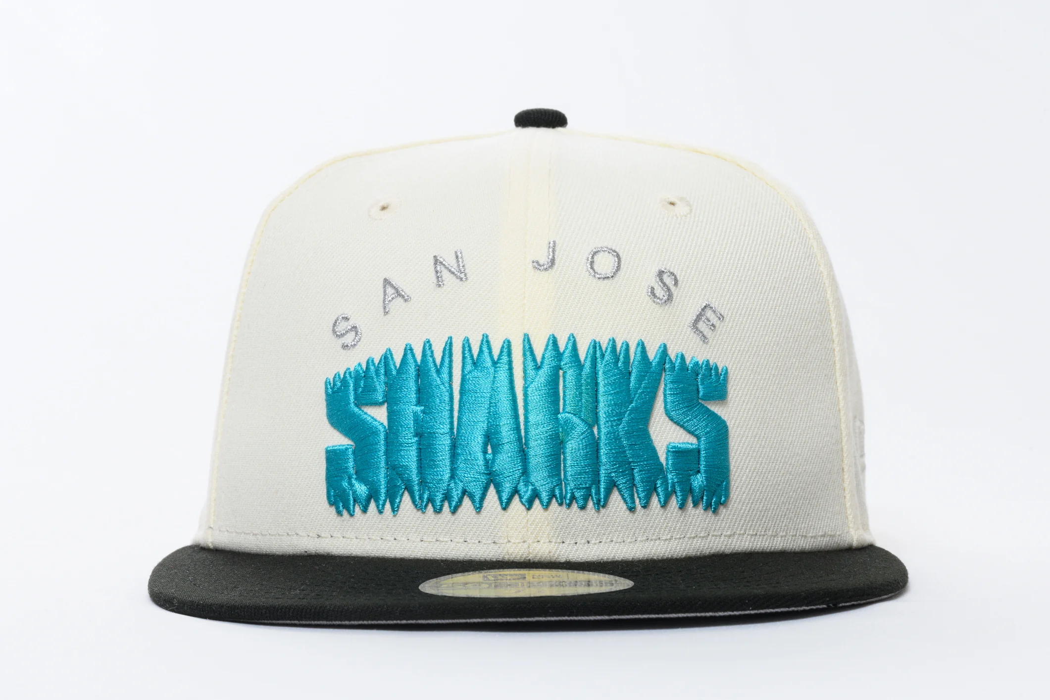 NEW ERA "SHARK BAIT" SAN JOSE SHARKS FITTED HAT (CHROME/BLACK) - Image 8