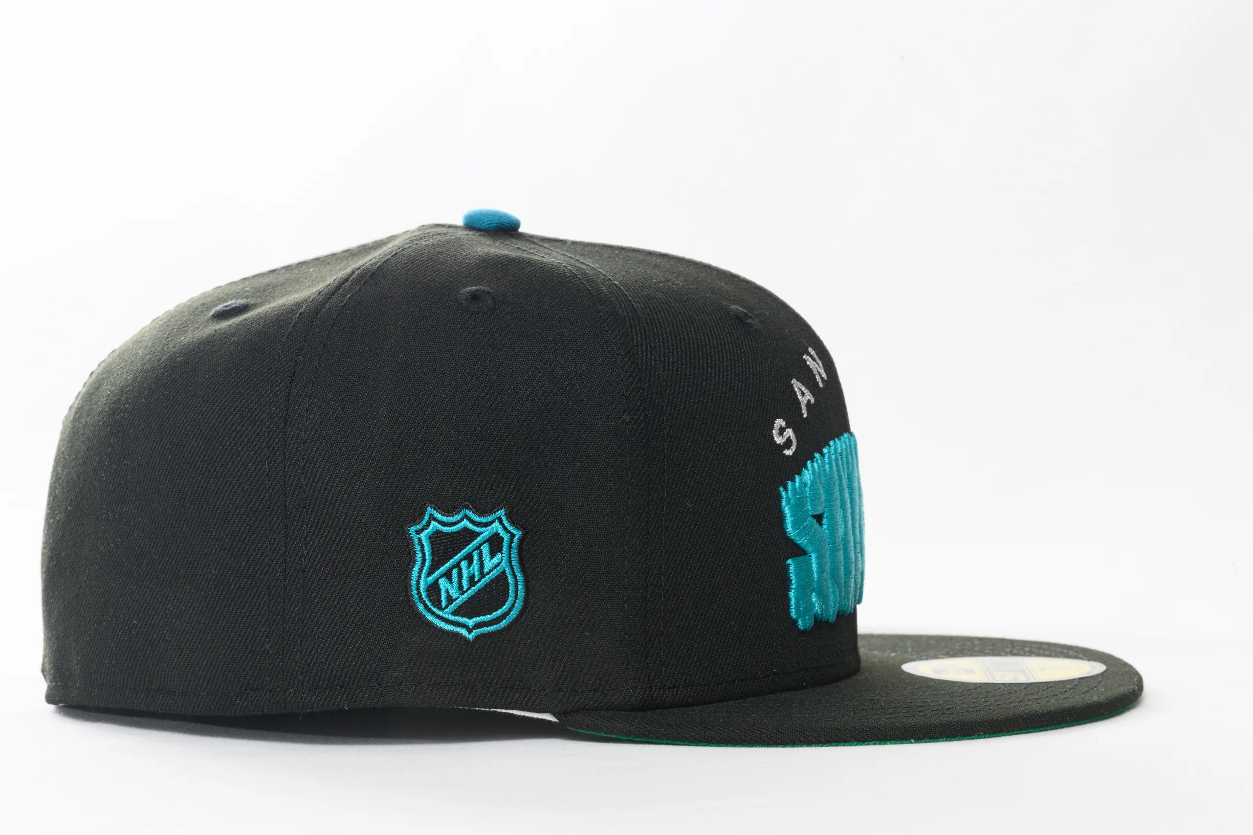 NEW ERA "SHARK BITE" SAN JOSE SHARKS FITTED HAT (BLACK/TEAL) - Image 6