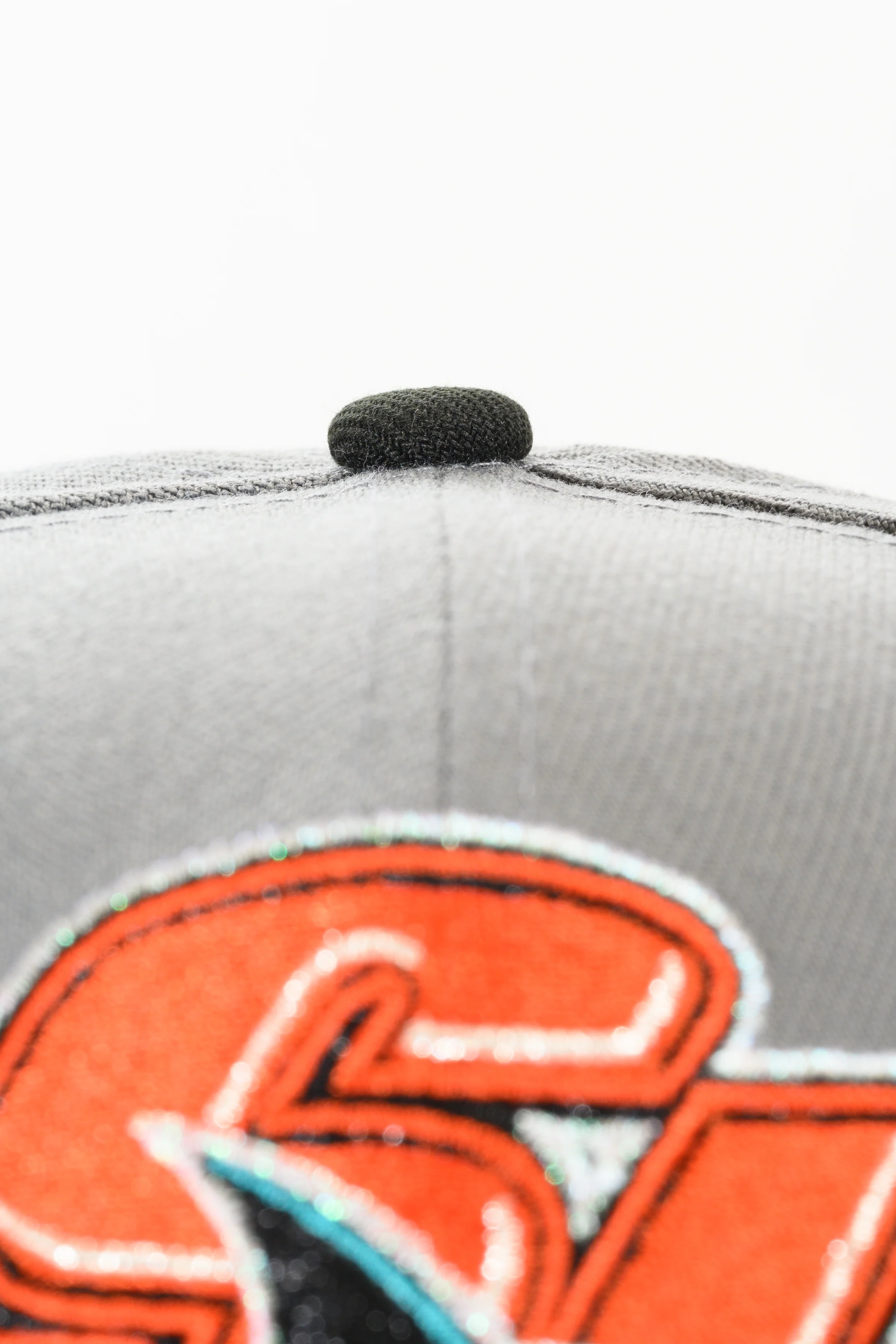 NEW ERA "SHARKNADO" SAN JOSE SHARKS FITTED HAT (STORM GREY/BLACK/ORANGE) - Image 5