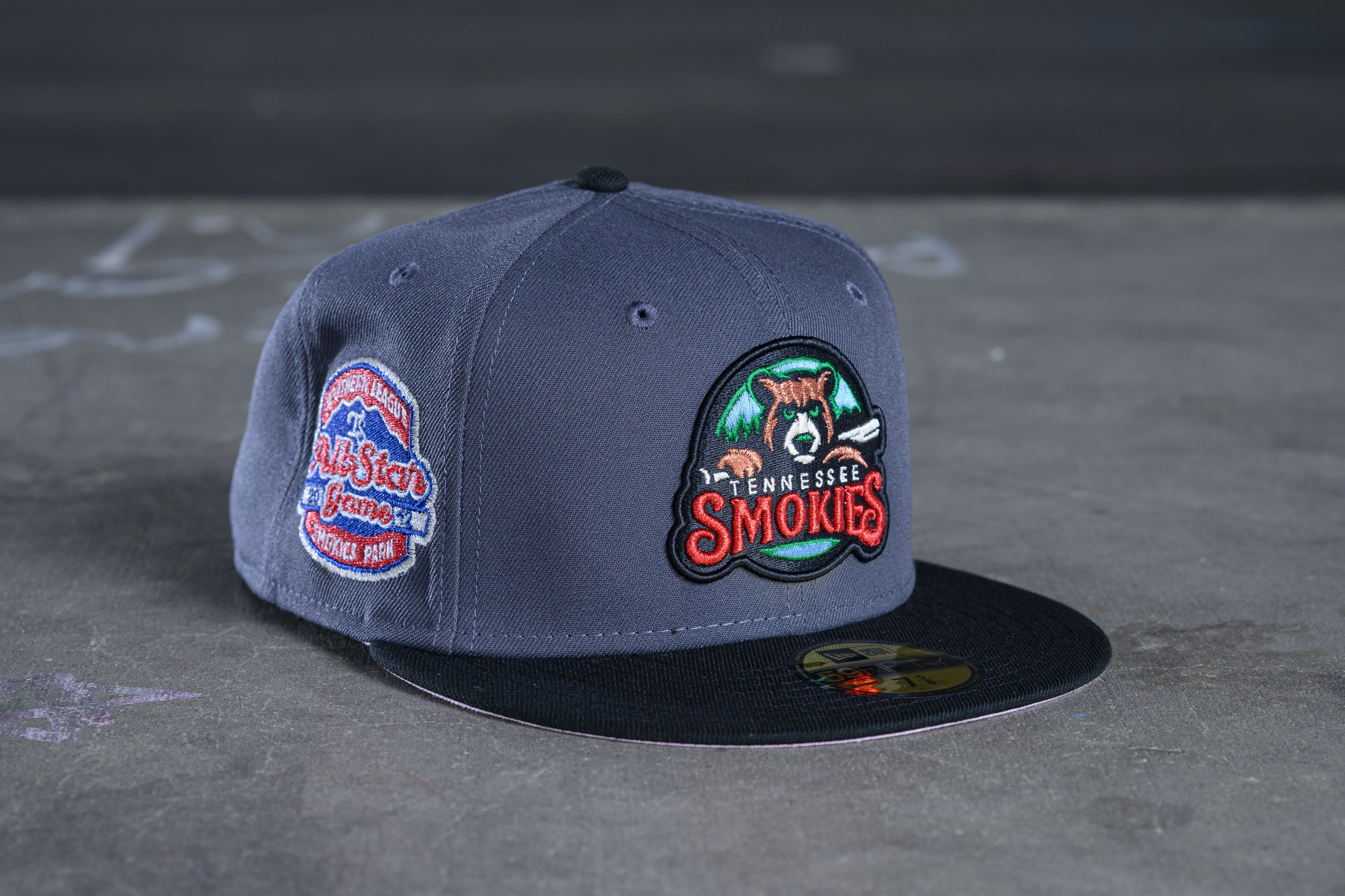 NEW ERA “SMOKIES" TENNESSE SMOKIES FITTED HAT (DARK GRAPHITE / BLACK)