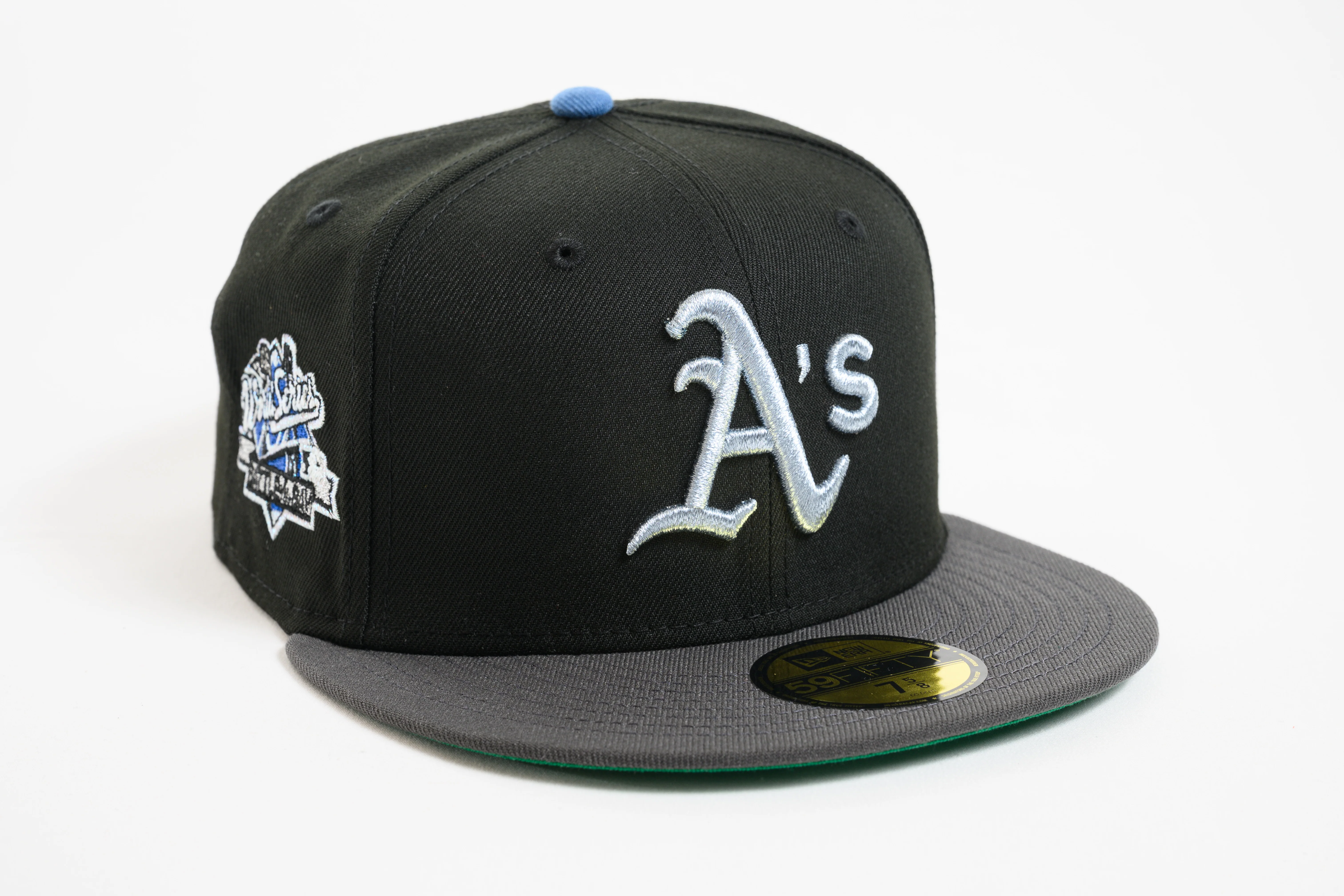 NEW ERA "SOMETHING ABOUT THE WC" OAKLAND A'S FITTED HAT (BLACK/DARK GRAPHITE)