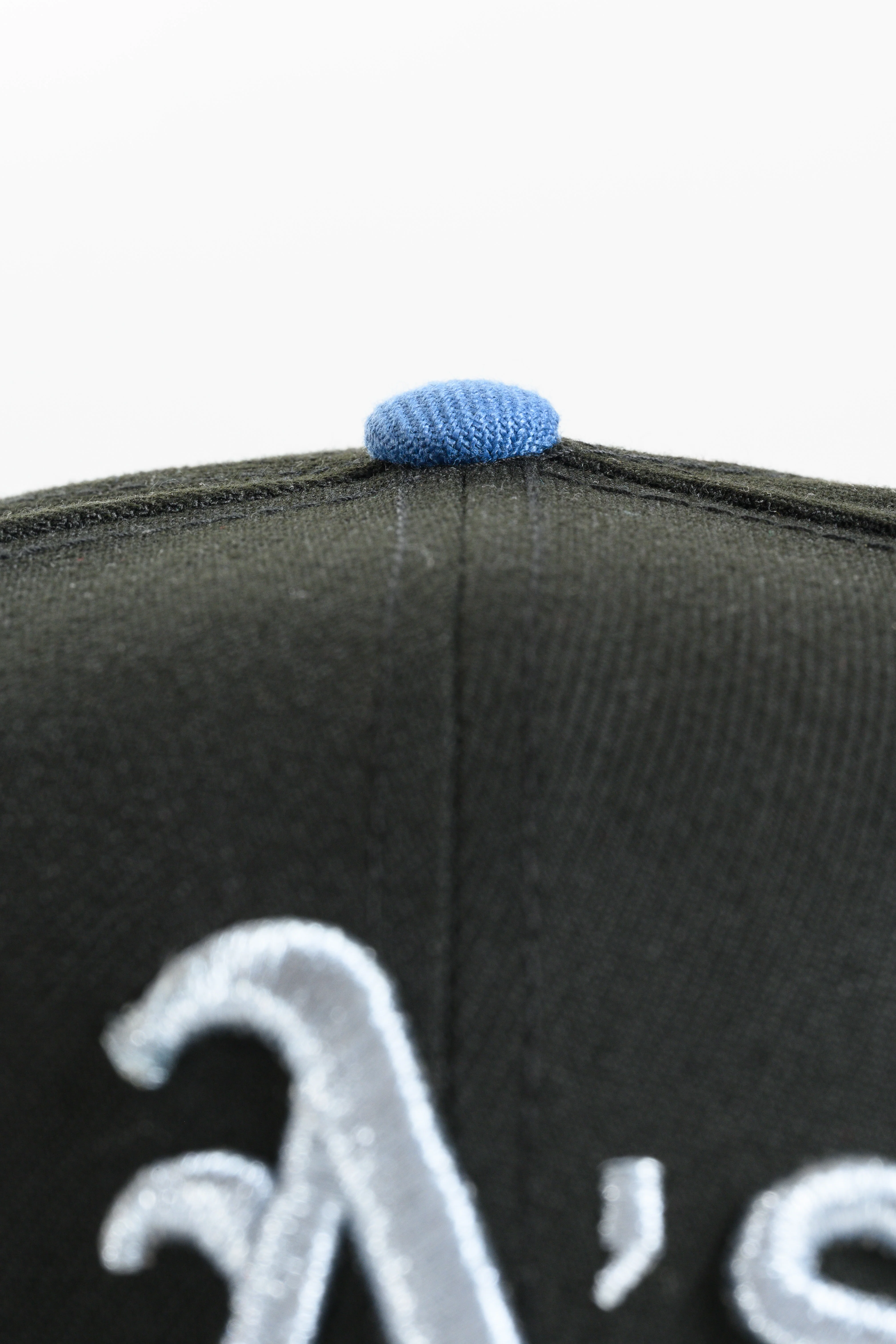 NEW ERA "SOMETHING ABOUT THE WC" OAKLAND A'S FITTED HAT (BLACK/DARK GRAPHITE) - Image 6