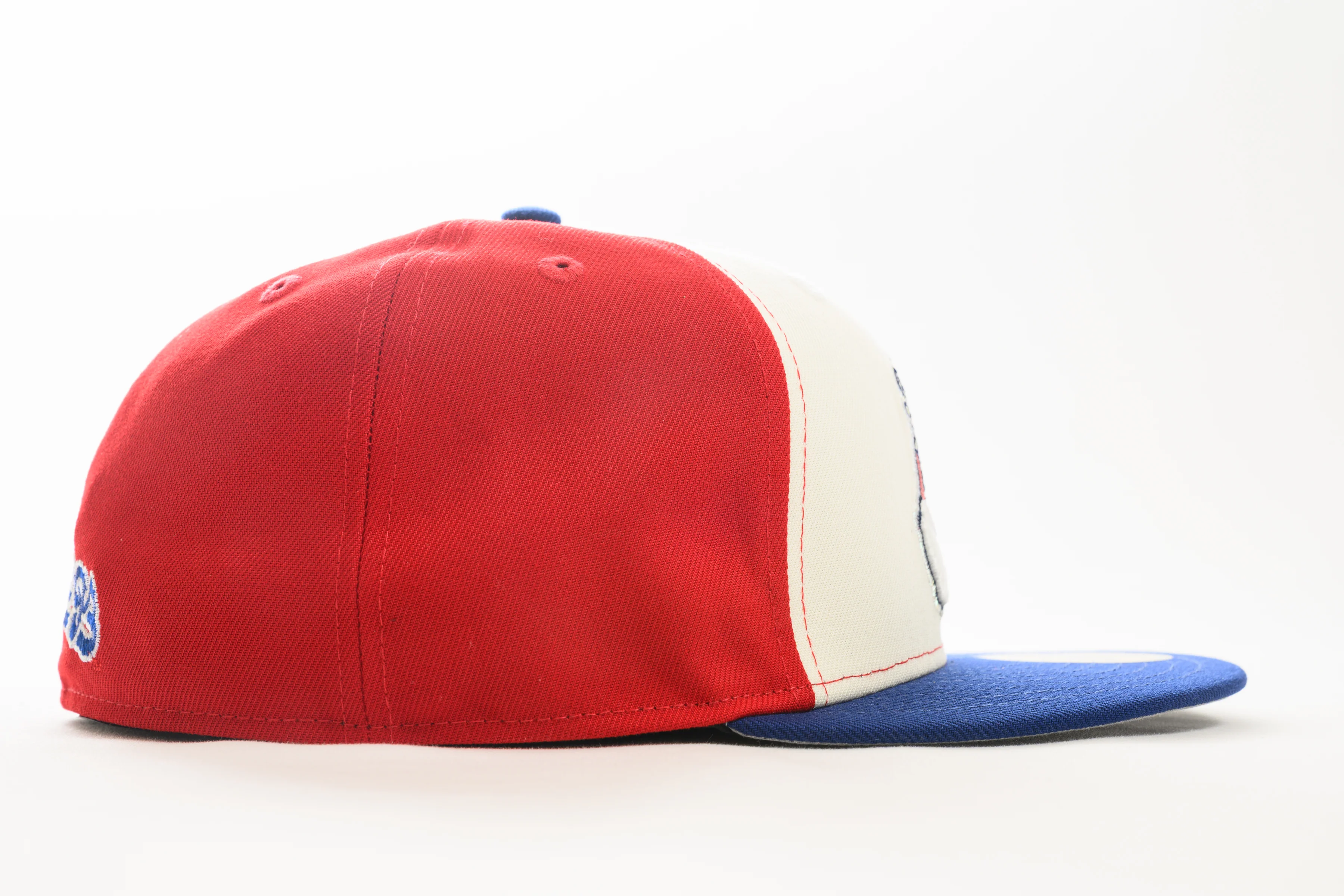 NEW ERA "SPLIT BLOCK" FRESNO STATE BULLDOGS FITTED HAT (SCARLET/CHROME/ROYAL) - Image 6
