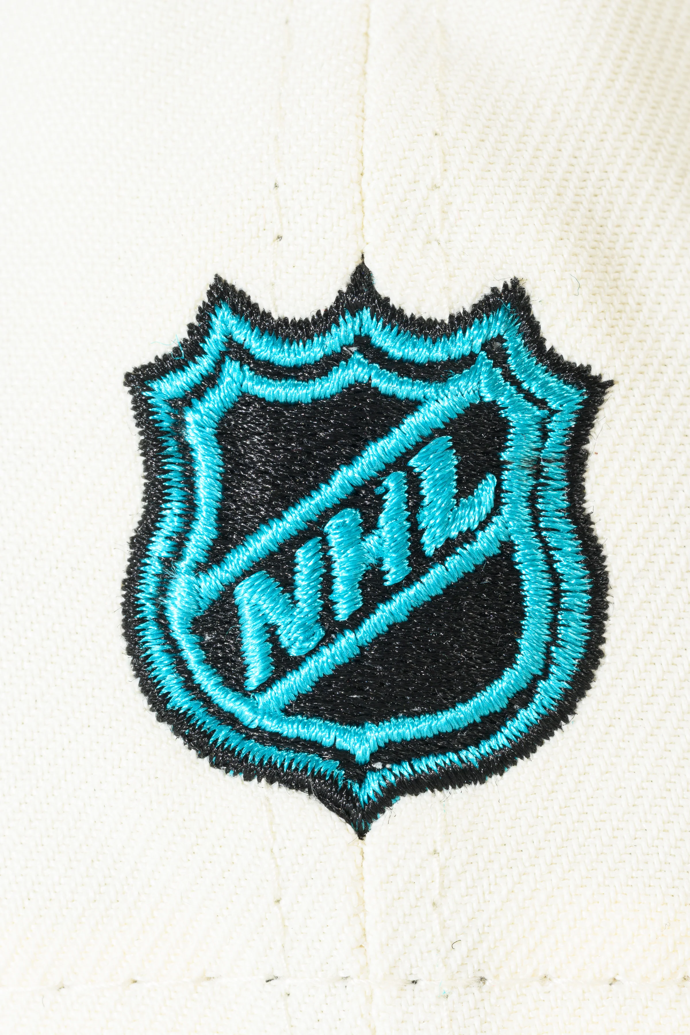 NEW ERA "SURF NINJAS" SAN JOSE SHARKS FITTED HAT CHROME WHITE/TEAL) - Image 3