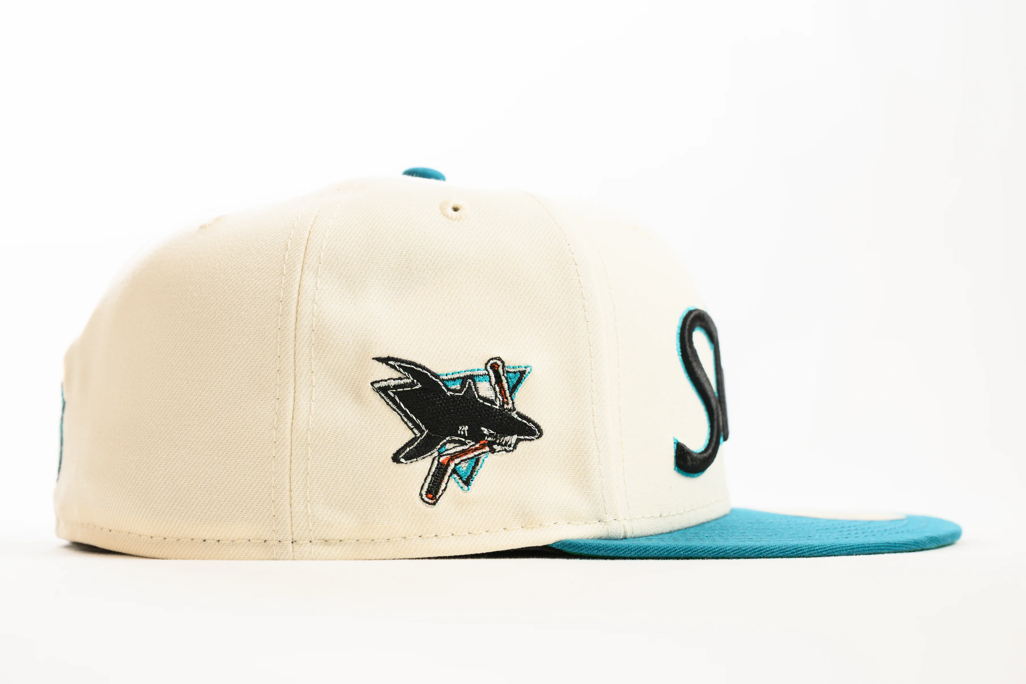 NEW ERA "SURF NINJAS" SAN JOSE SHARKS FITTED HAT CHROME WHITE/TEAL) - Image 8