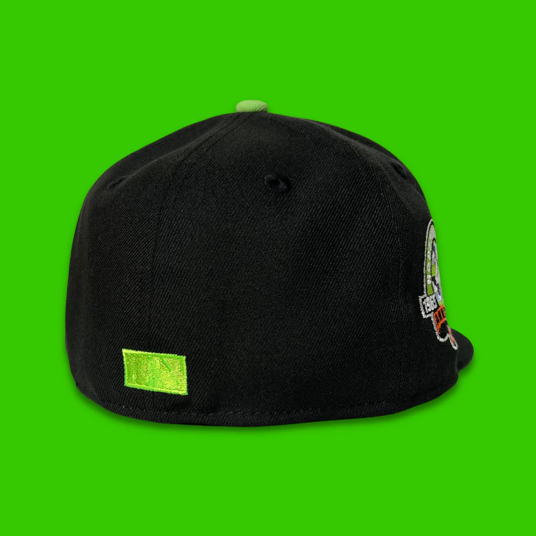 NEW ERA "SUTTER ST." HOUSTON ASTROS FITTED HAT (BLACK NEON GREEN) - SIZE 7 1/2 - Image 2