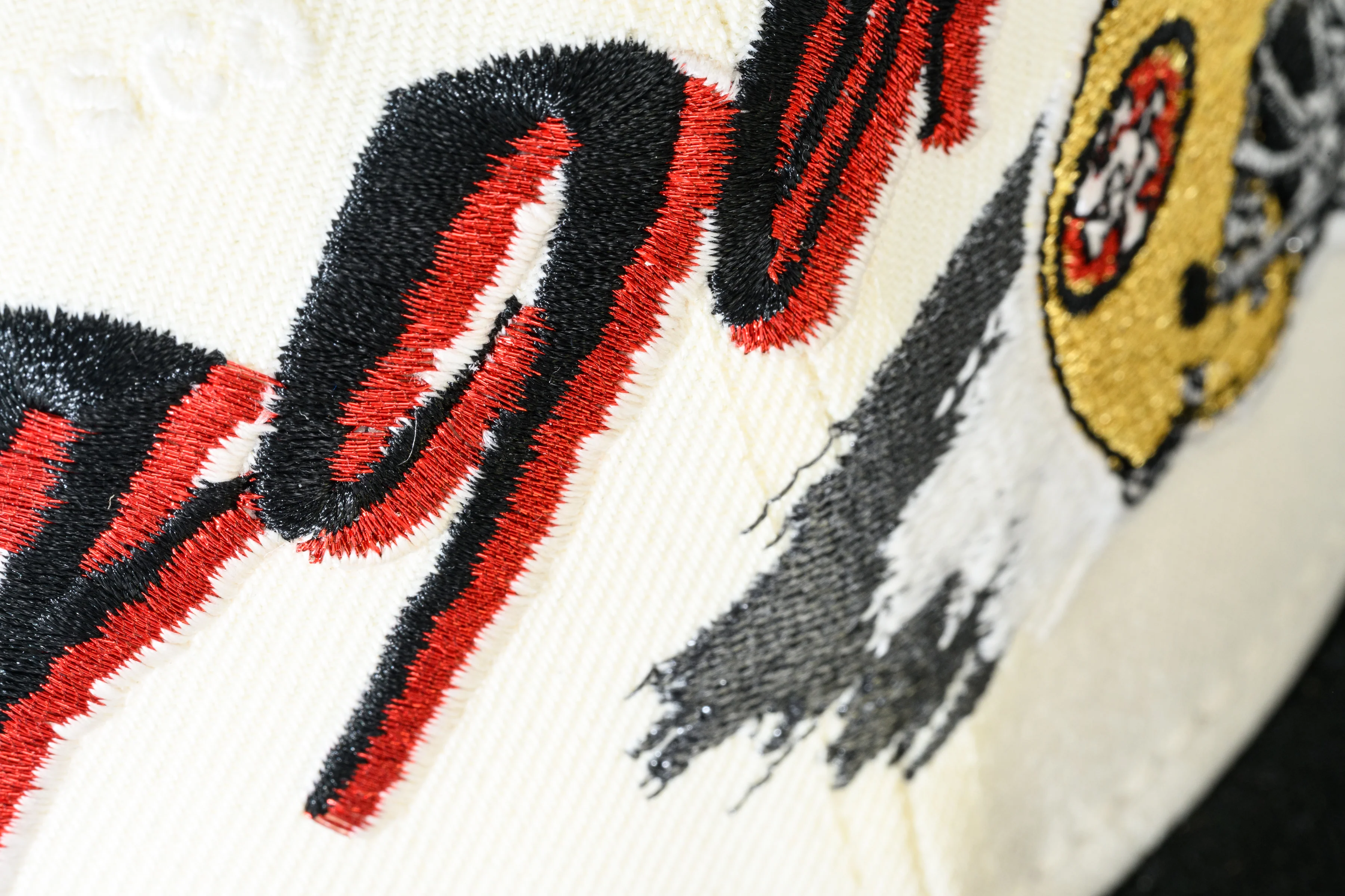 ***PRE-ORDER*** NEW ERA "T.O.” SAN FRANCISCO 49ERS FITTED HAT (CHROME WHITE/BLACK) - Image 12
