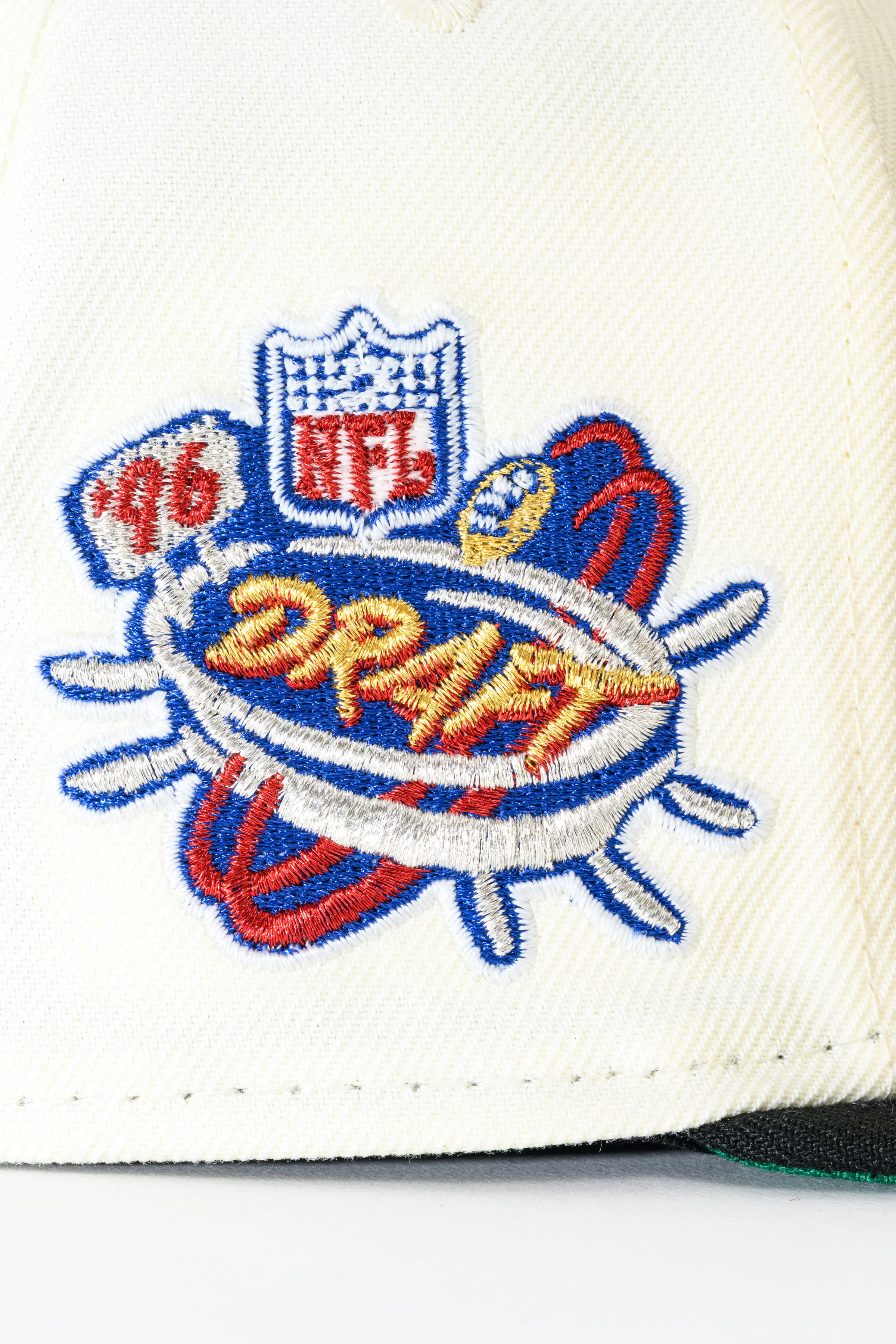 ***PRE-ORDER*** NEW ERA "T.O.” SAN FRANCISCO 49ERS FITTED HAT (CHROME WHITE/BLACK) - Image 5