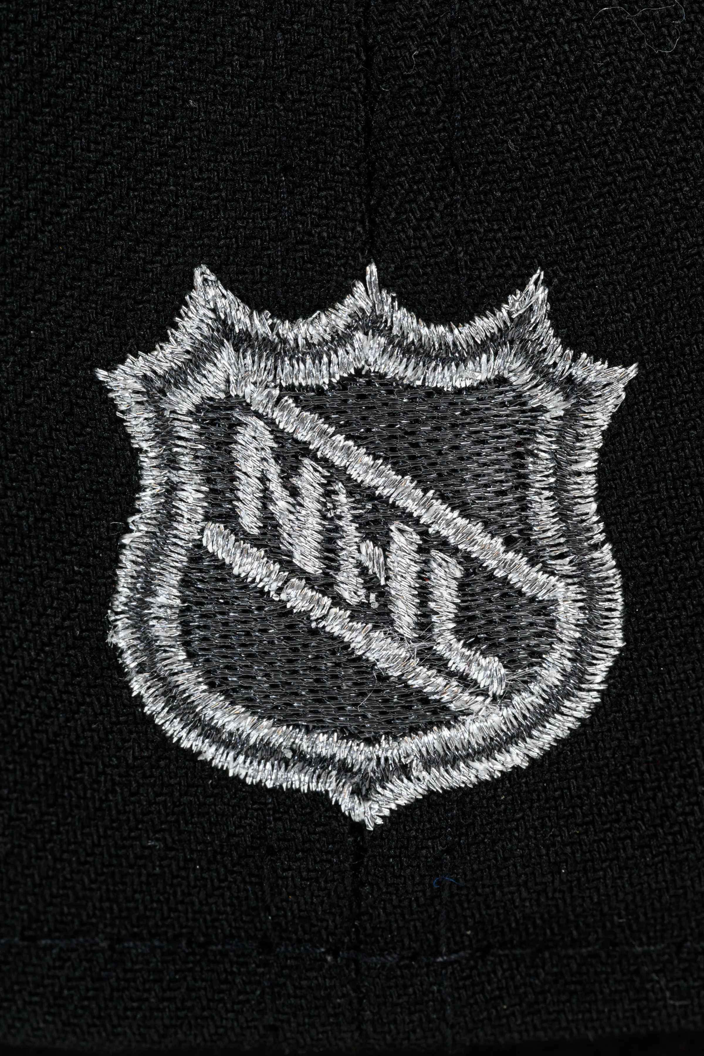 NEW ERA "T2” SAN JOSE SHARKS FITTED HAT (BLACK/DARK GRAPHITE) - Image 3